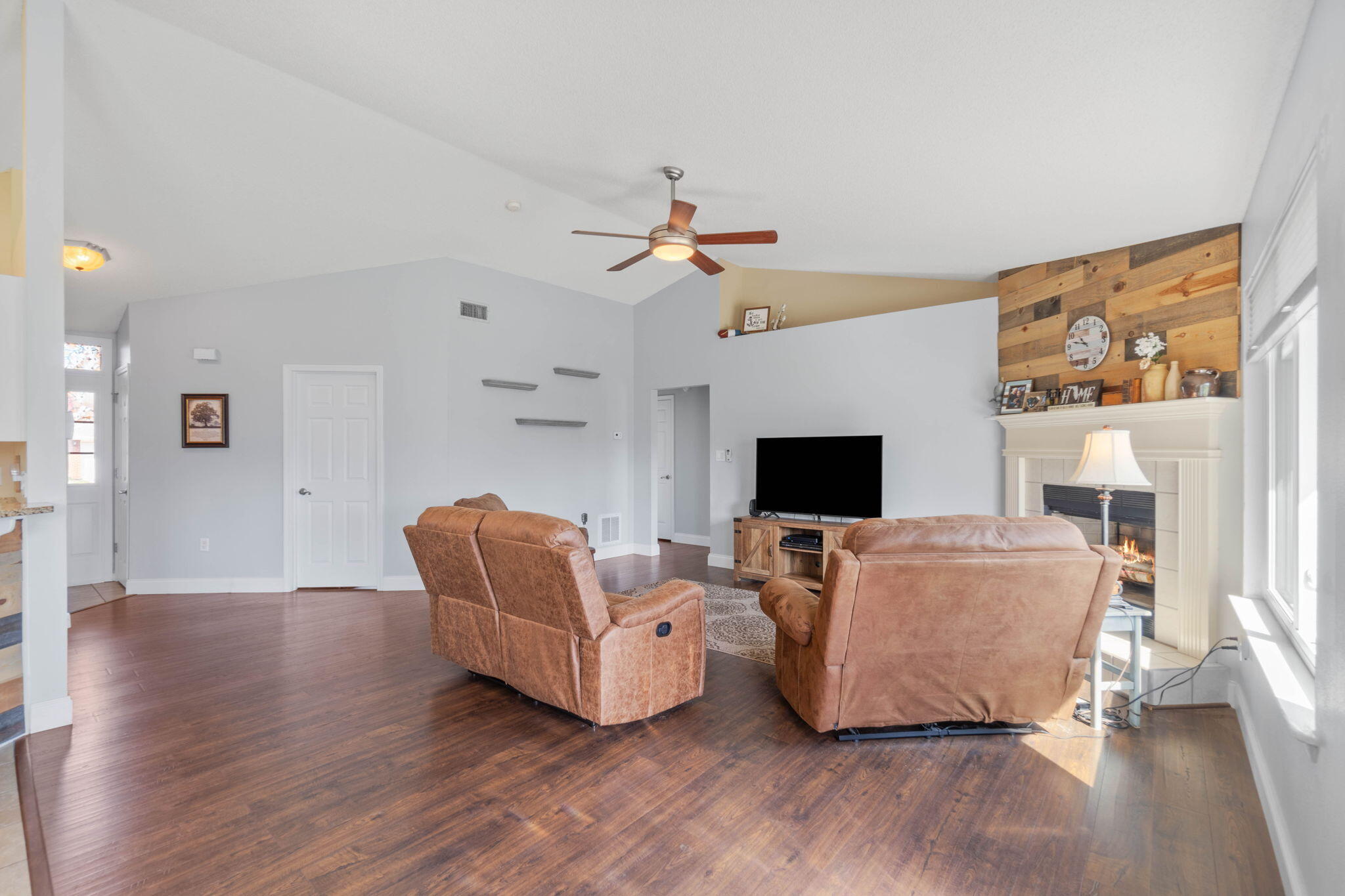 HAMPTON RIDGE ESTATES - Residential