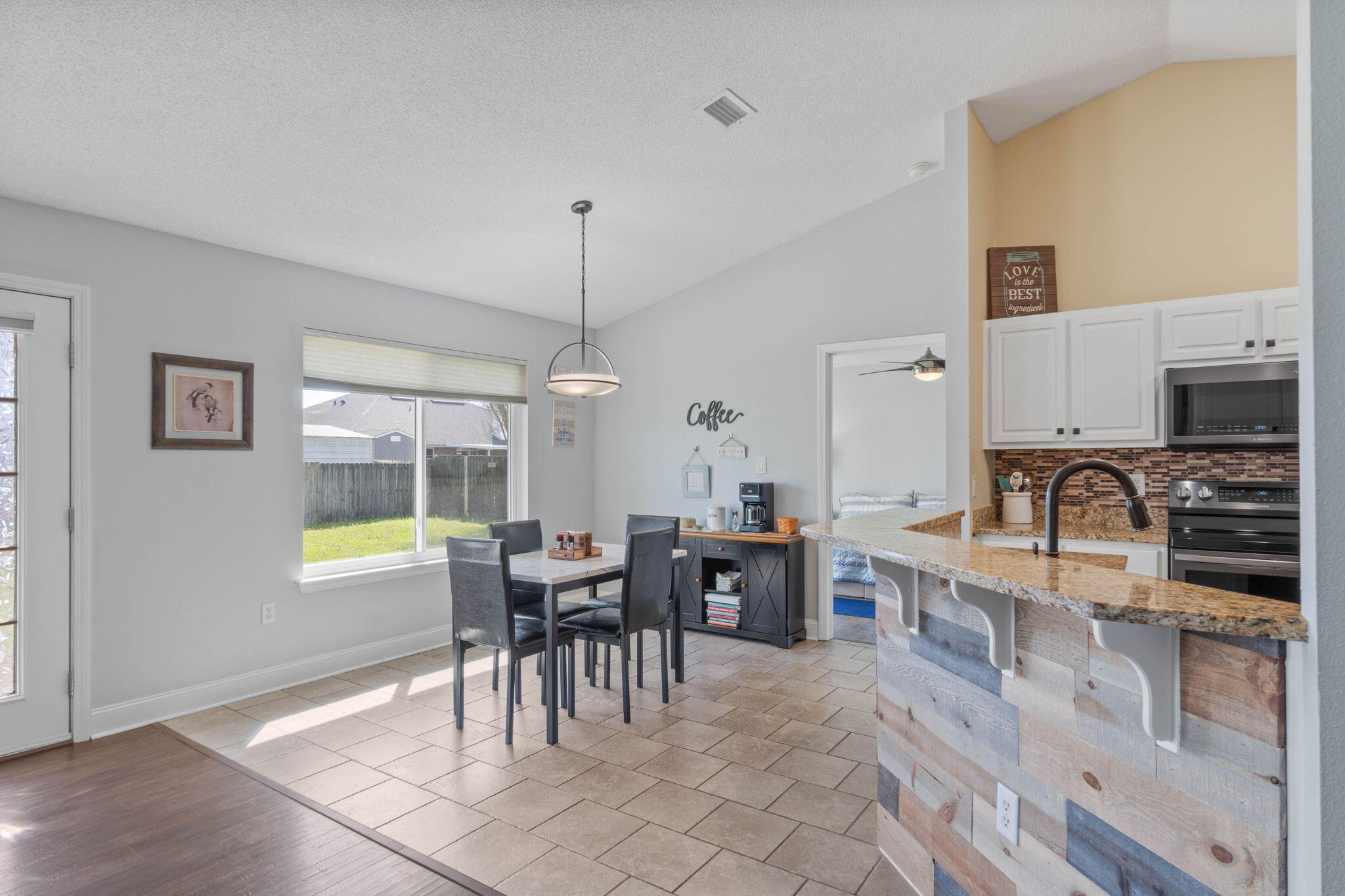 HAMPTON RIDGE ESTATES - Residential