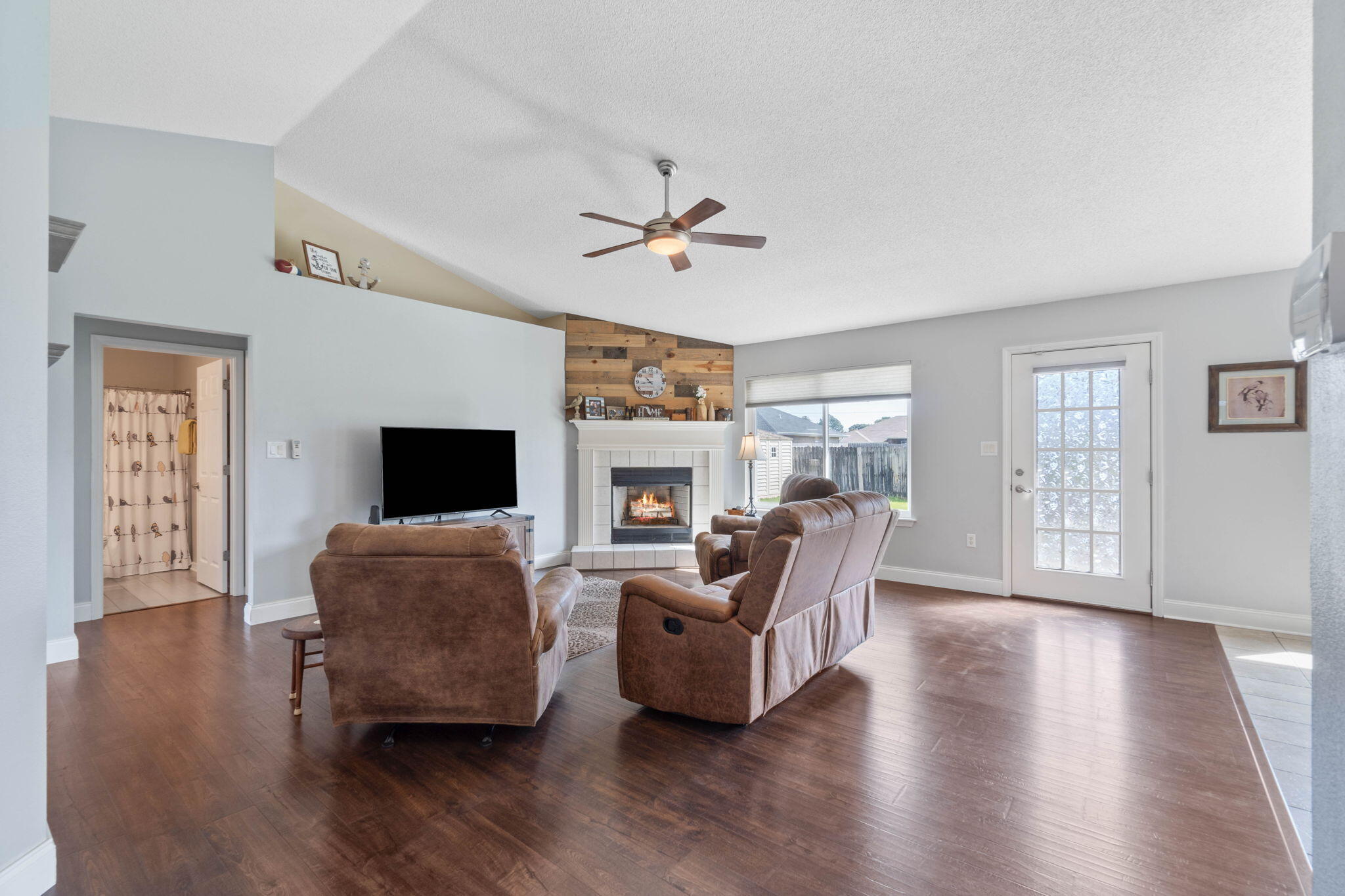 HAMPTON RIDGE ESTATES - Residential