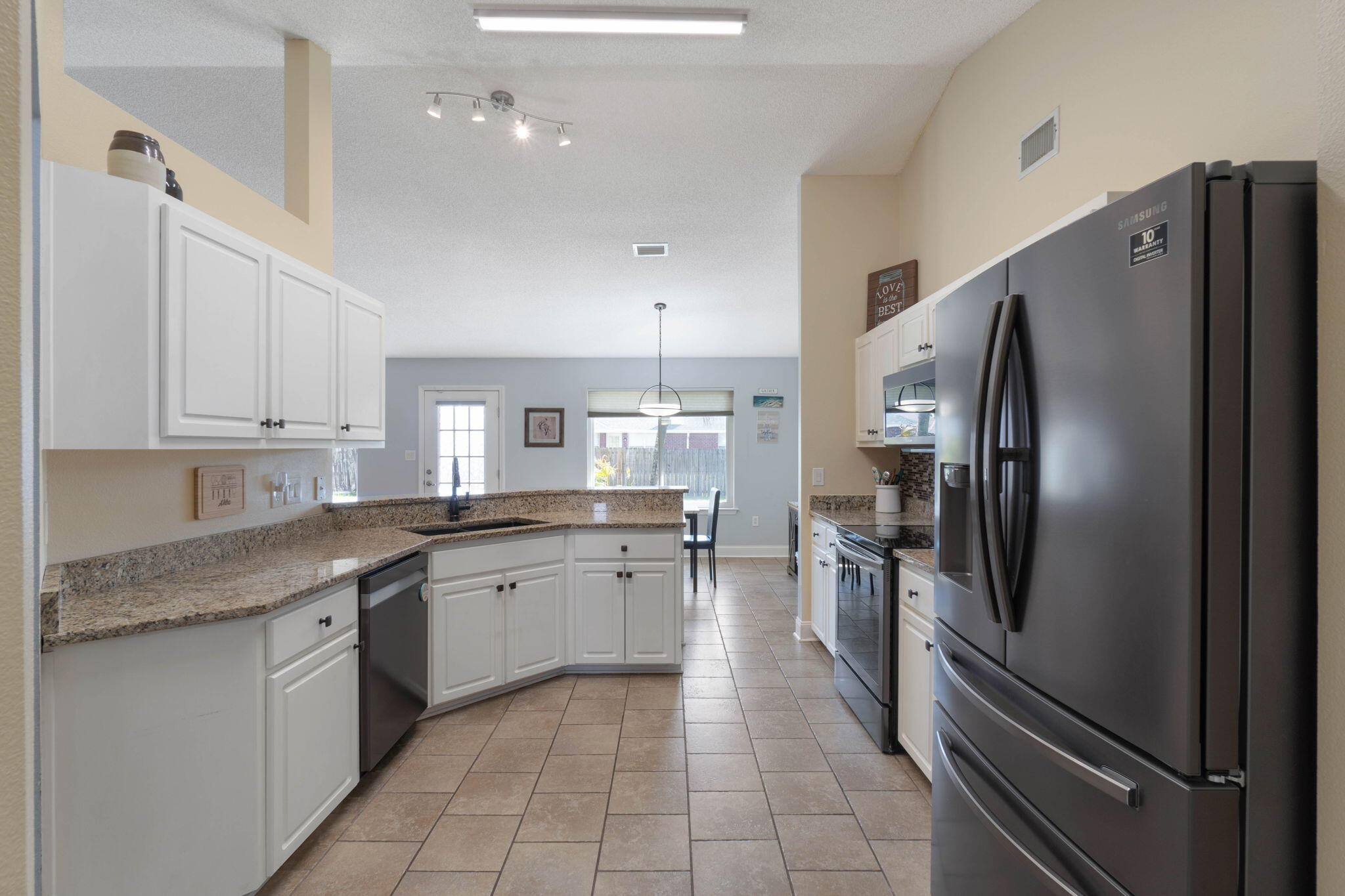 HAMPTON RIDGE ESTATES - Residential