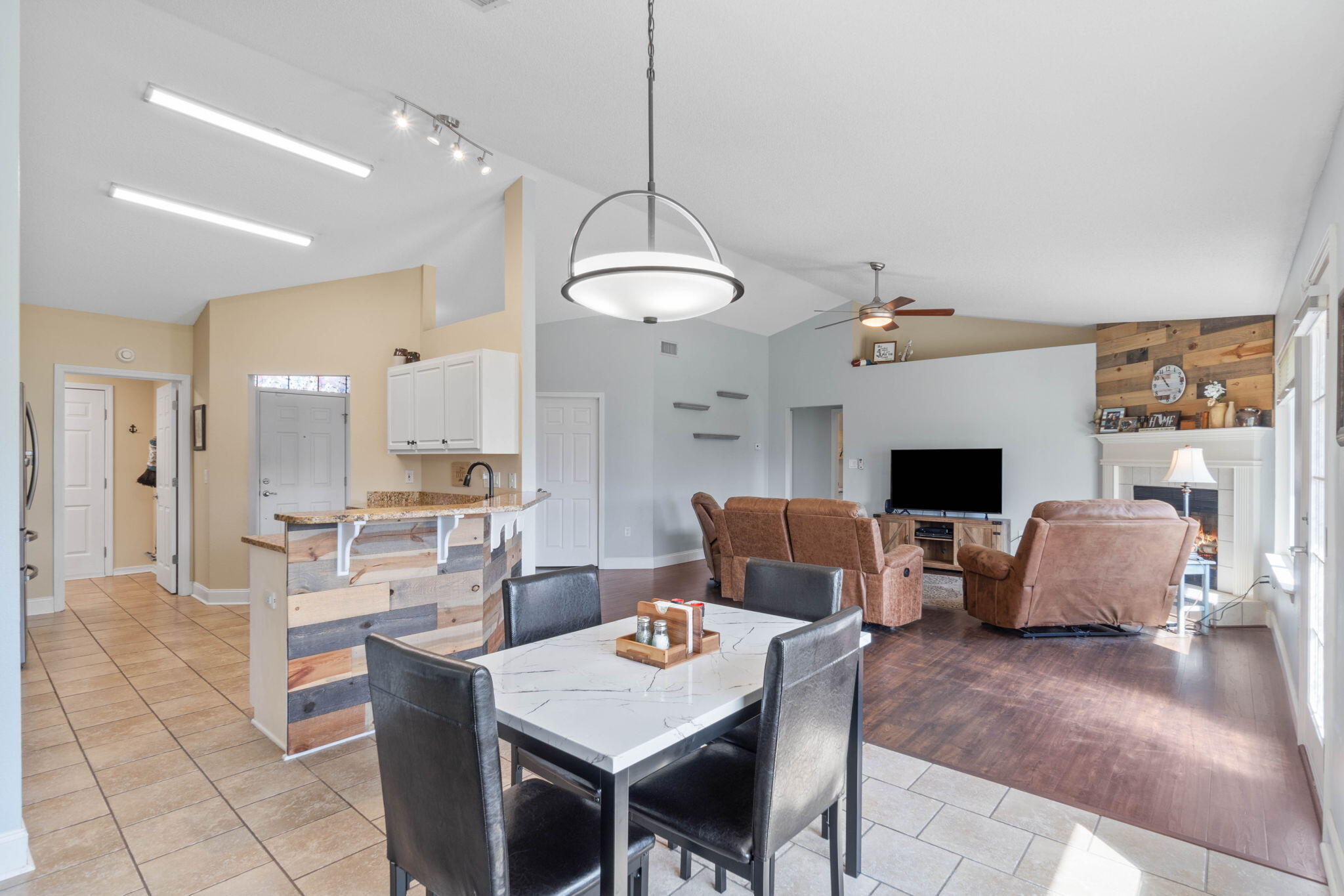 HAMPTON RIDGE ESTATES - Residential