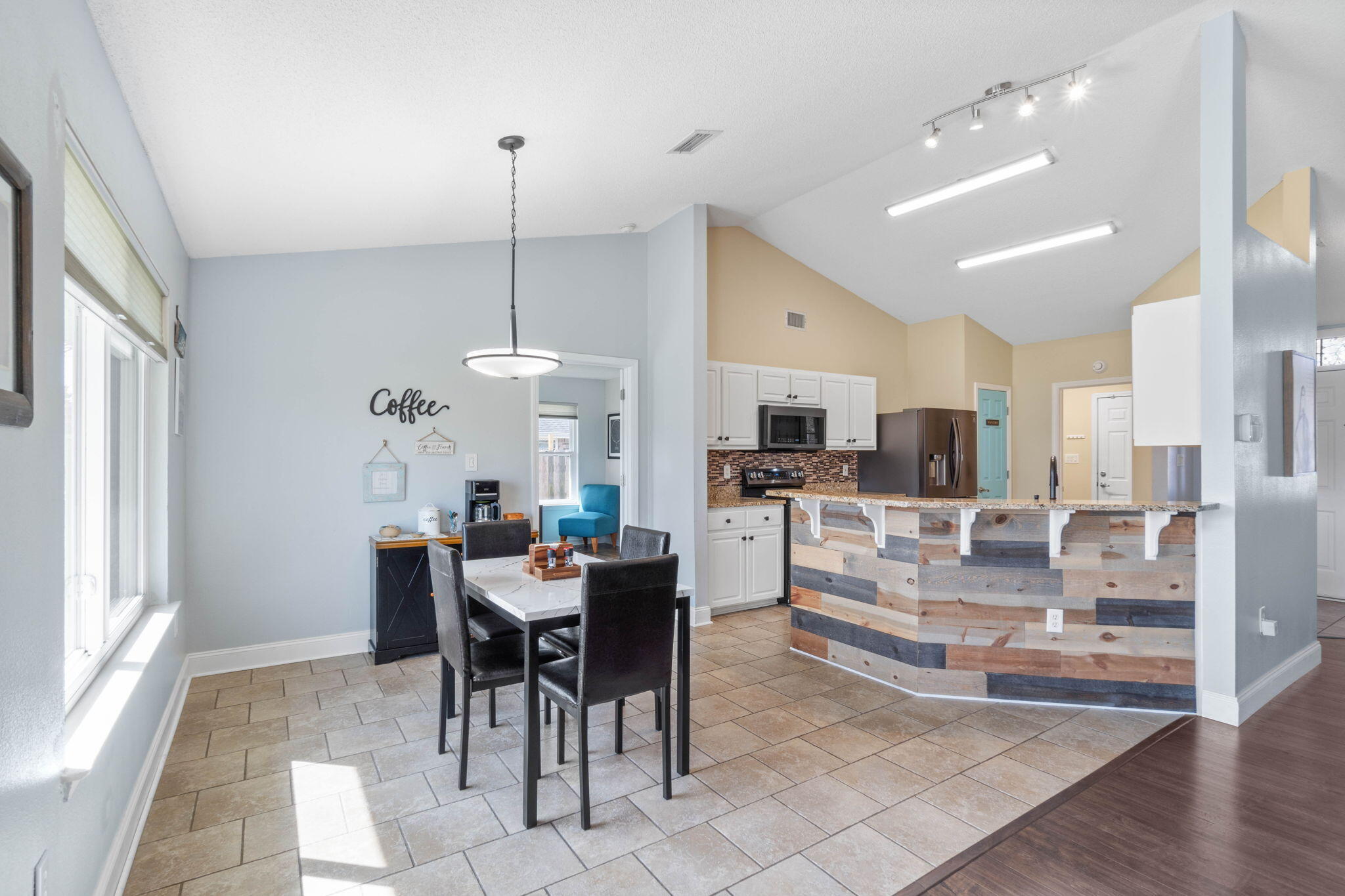 HAMPTON RIDGE ESTATES - Residential