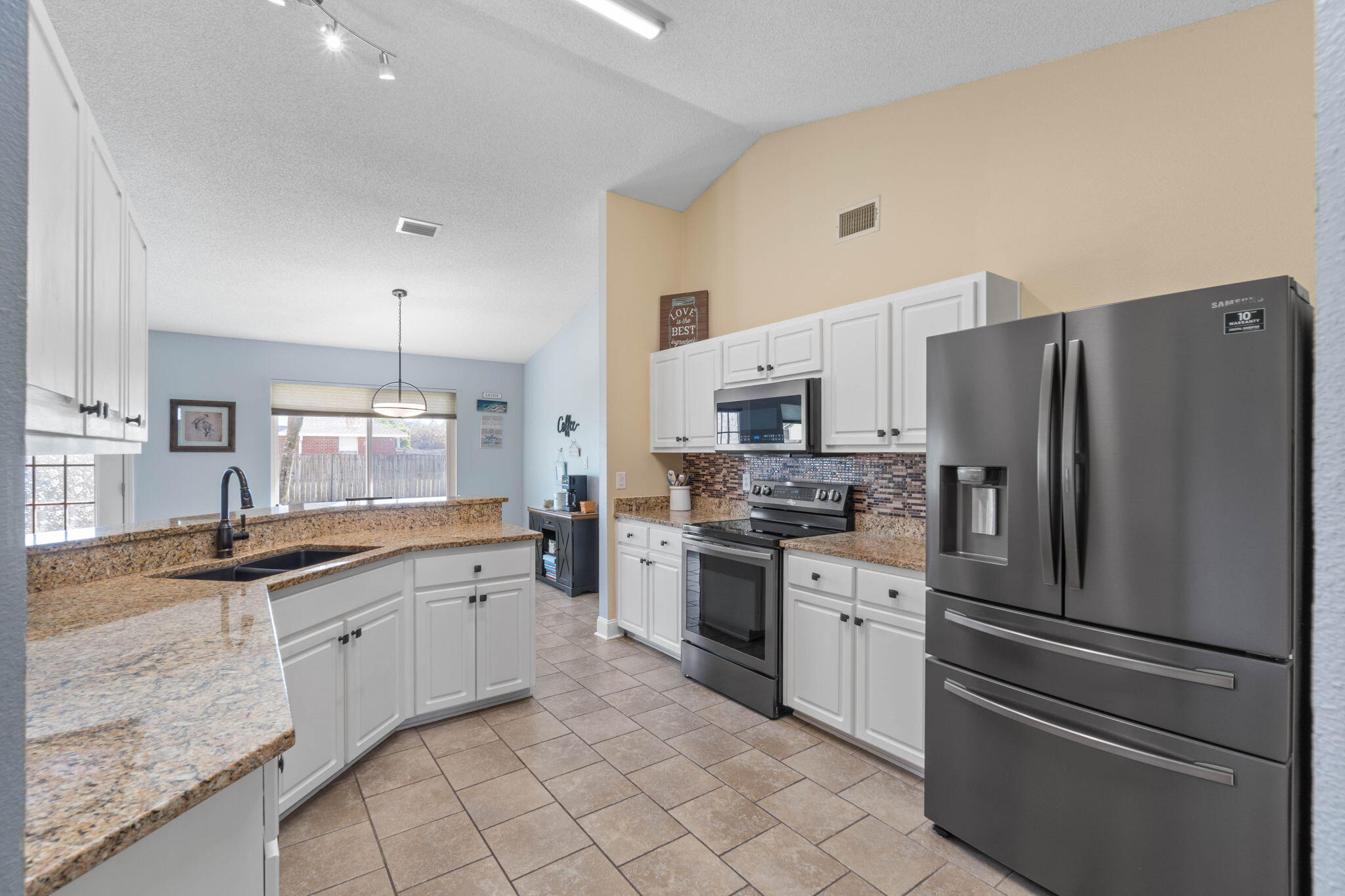 HAMPTON RIDGE ESTATES - Residential