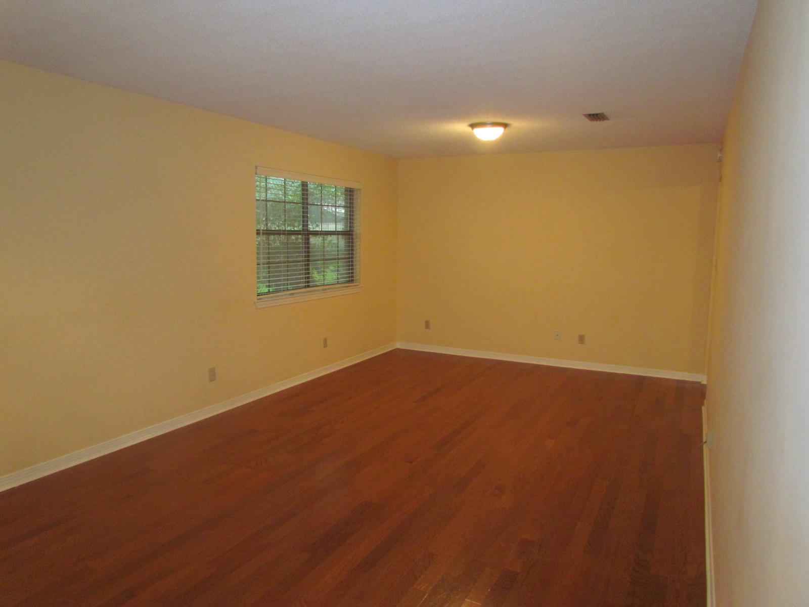 WHISPERWOOD ESTATES - Residential Lease