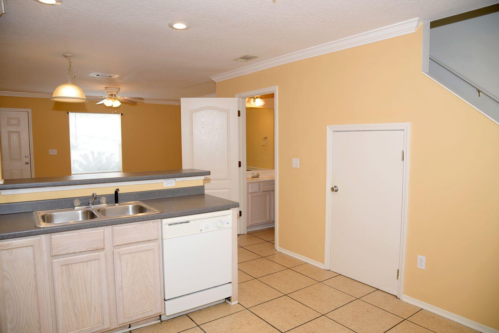 SHAY-LIN T/H - Residential Lease