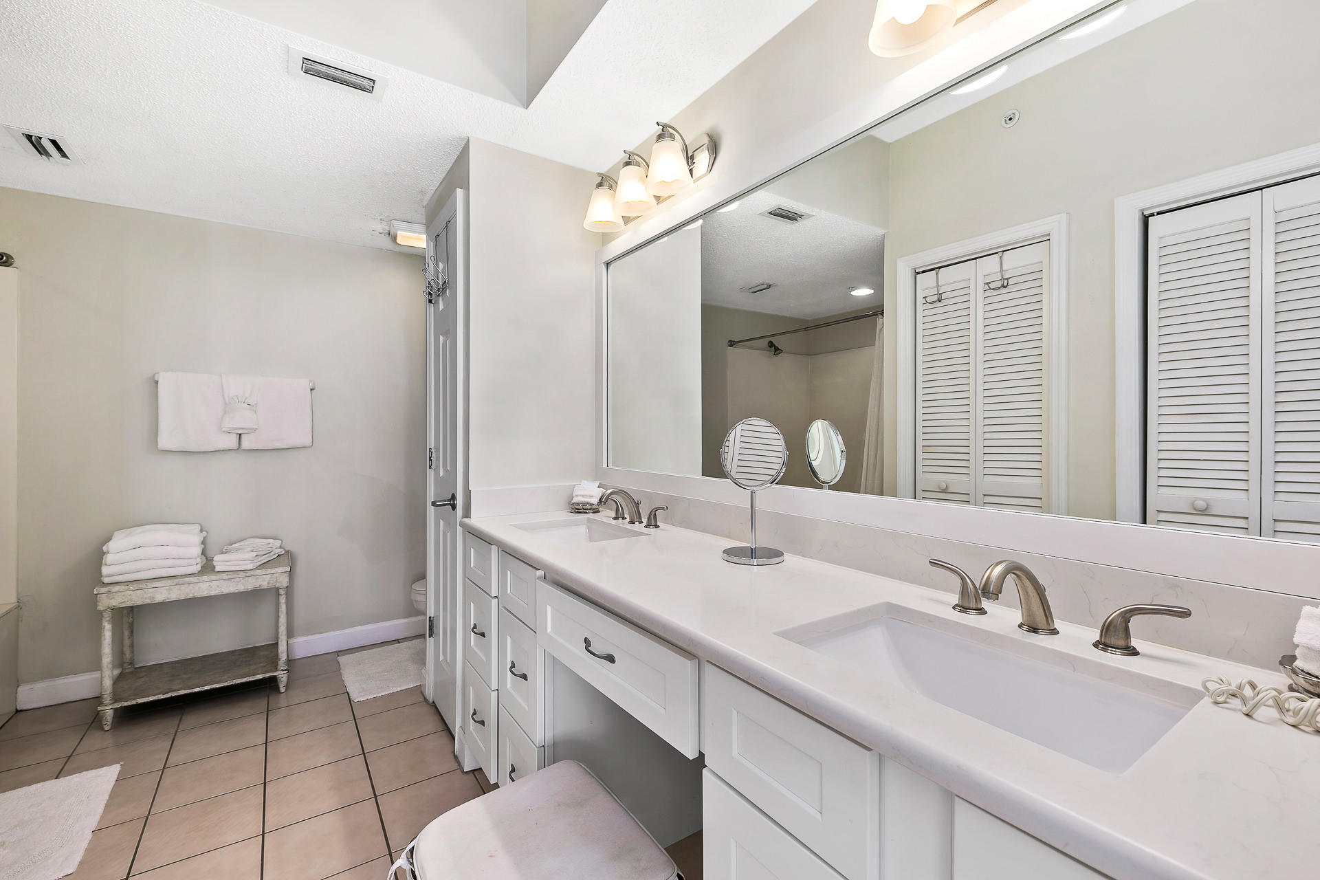 SUMMERCHASE CONDO

Inn at Crystal Beach - Residential