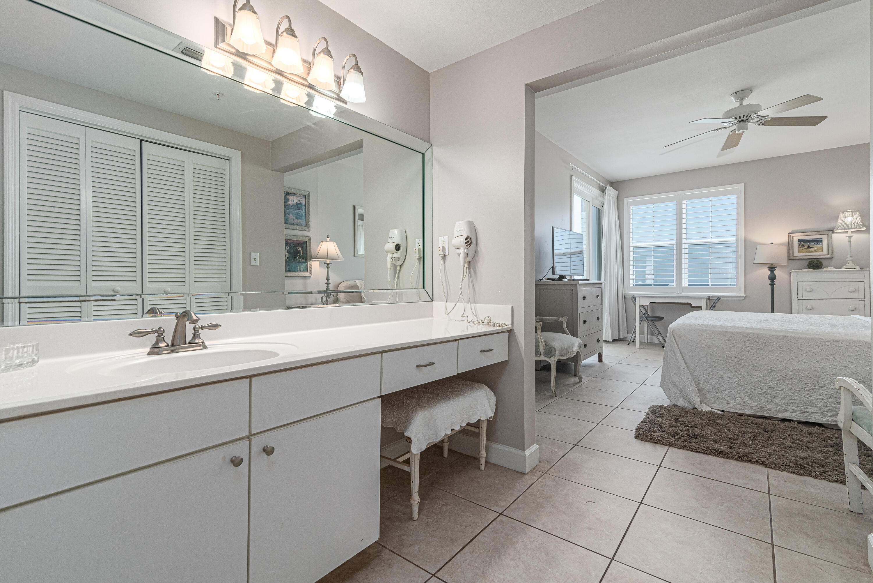 SUMMERCHASE CONDO

Inn at Crystal Beach - Residential