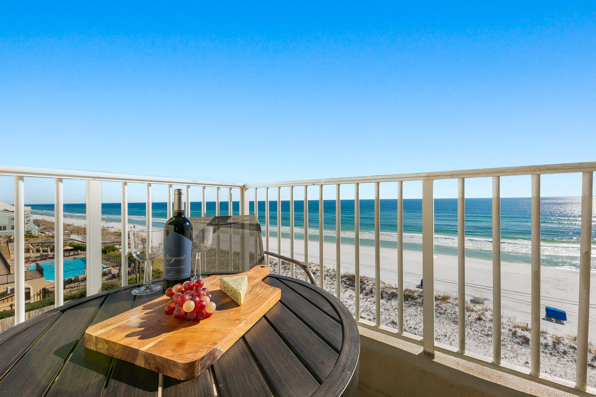 SUMMERCHASE CONDO

Inn at Crystal Beach - Residential