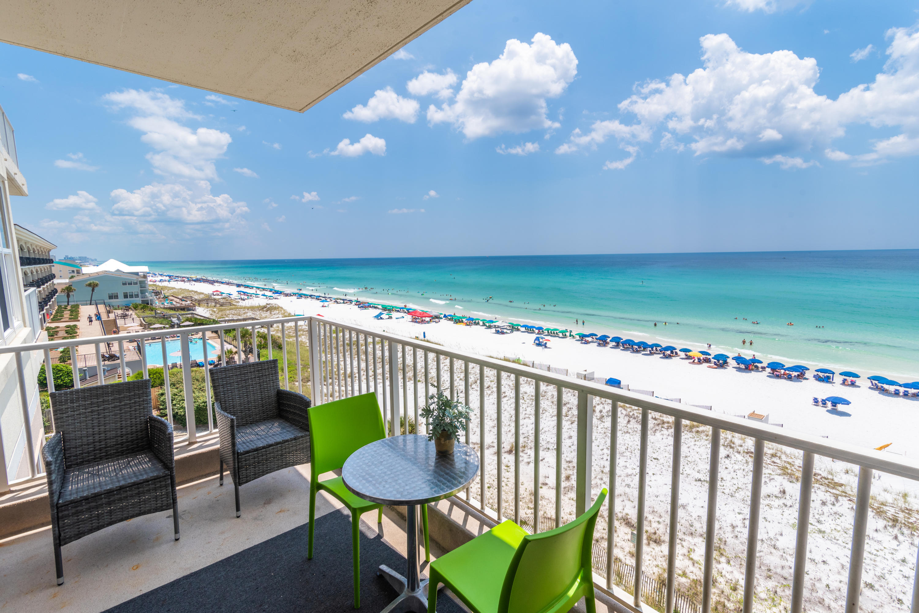 SUMMERCHASE CONDO

Inn at Crystal Beach - Residential