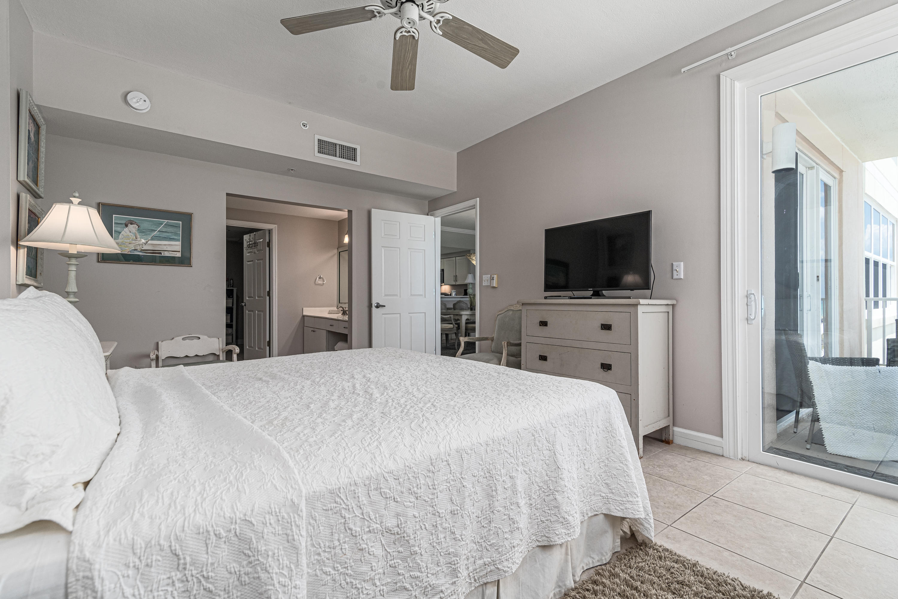 SUMMERCHASE CONDO

Inn at Crystal Beach - Residential