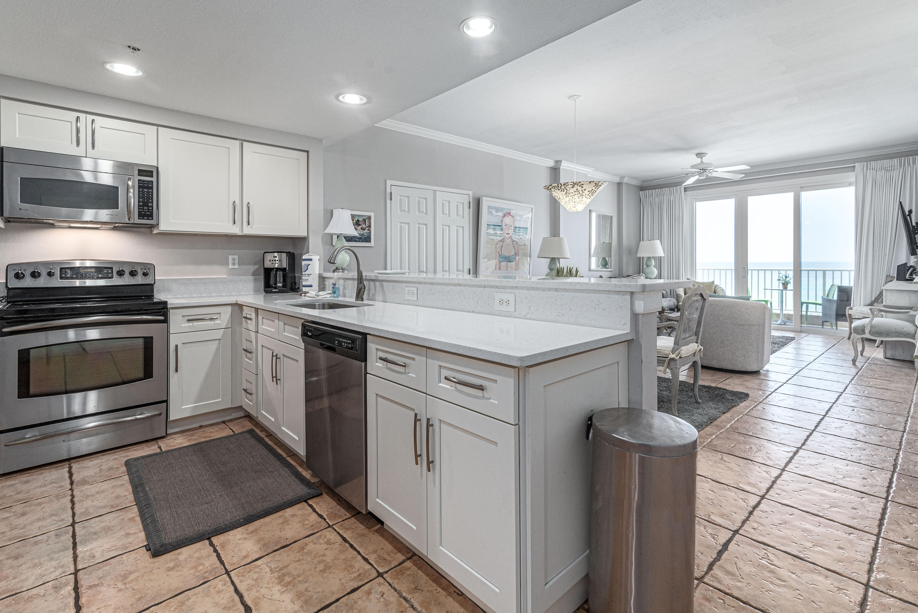 SUMMERCHASE CONDO

Inn at Crystal Beach - Residential