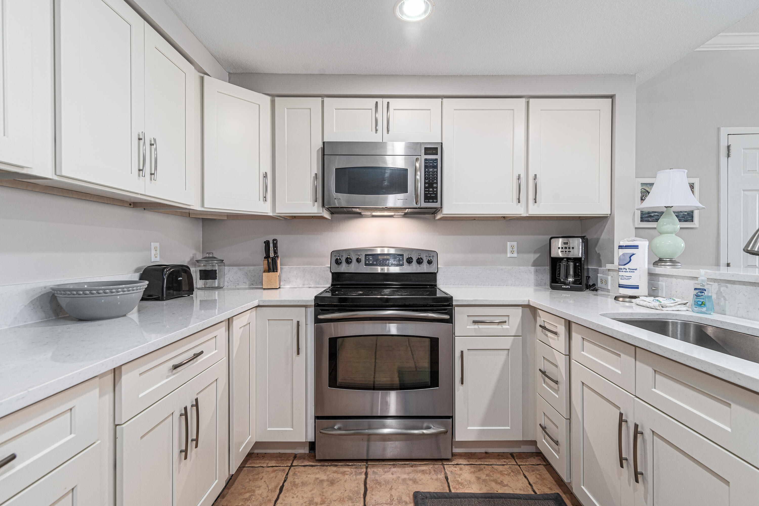 SUMMERCHASE CONDO

Inn at Crystal Beach - Residential