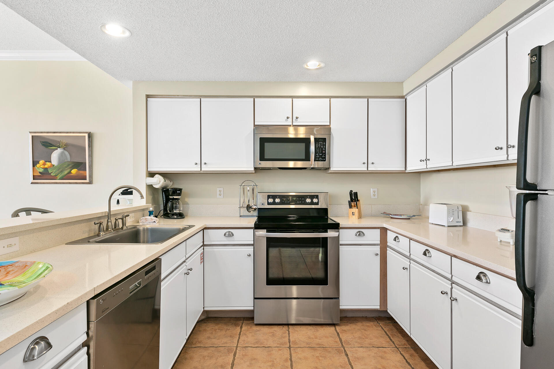 SUMMERCHASE CONDO

Inn at Crystal Beach - Residential