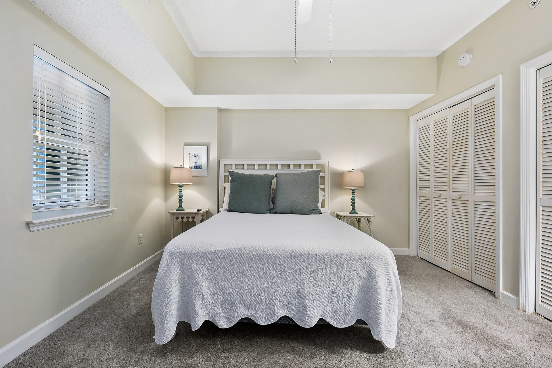 SUMMERCHASE CONDO

Inn at Crystal Beach - Residential