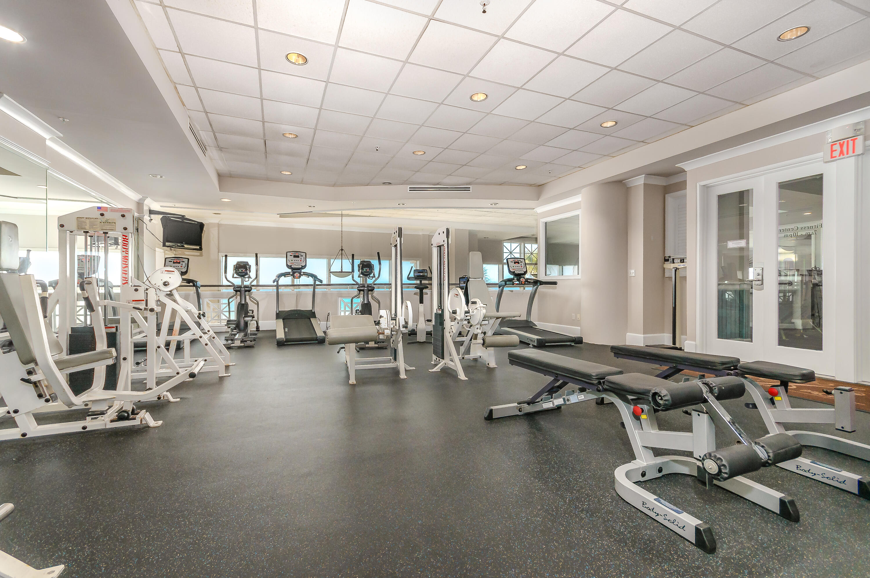 SUMMERCHASE CONDO

Inn at Crystal Beach - Residential