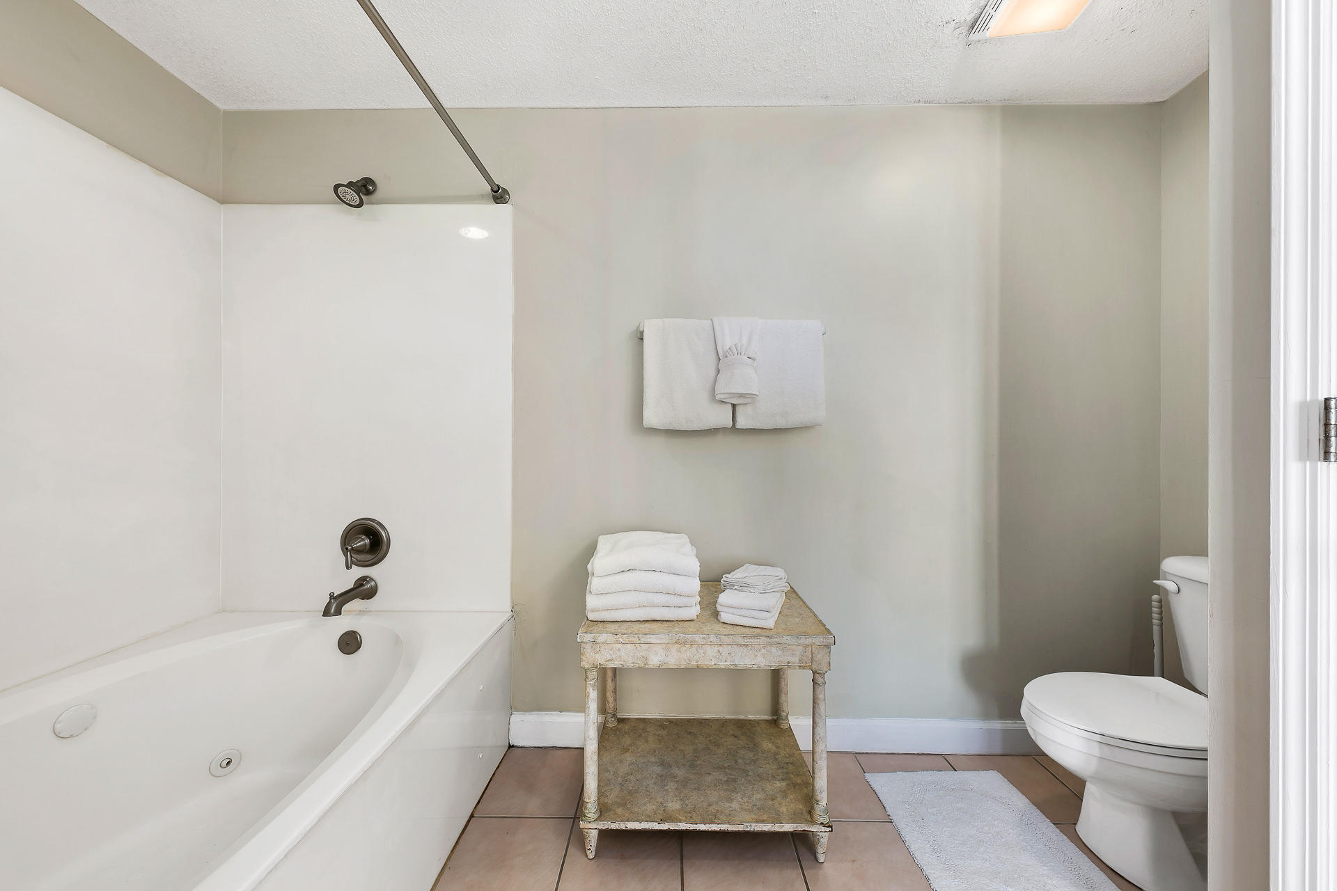 SUMMERCHASE CONDO

Inn at Crystal Beach - Residential