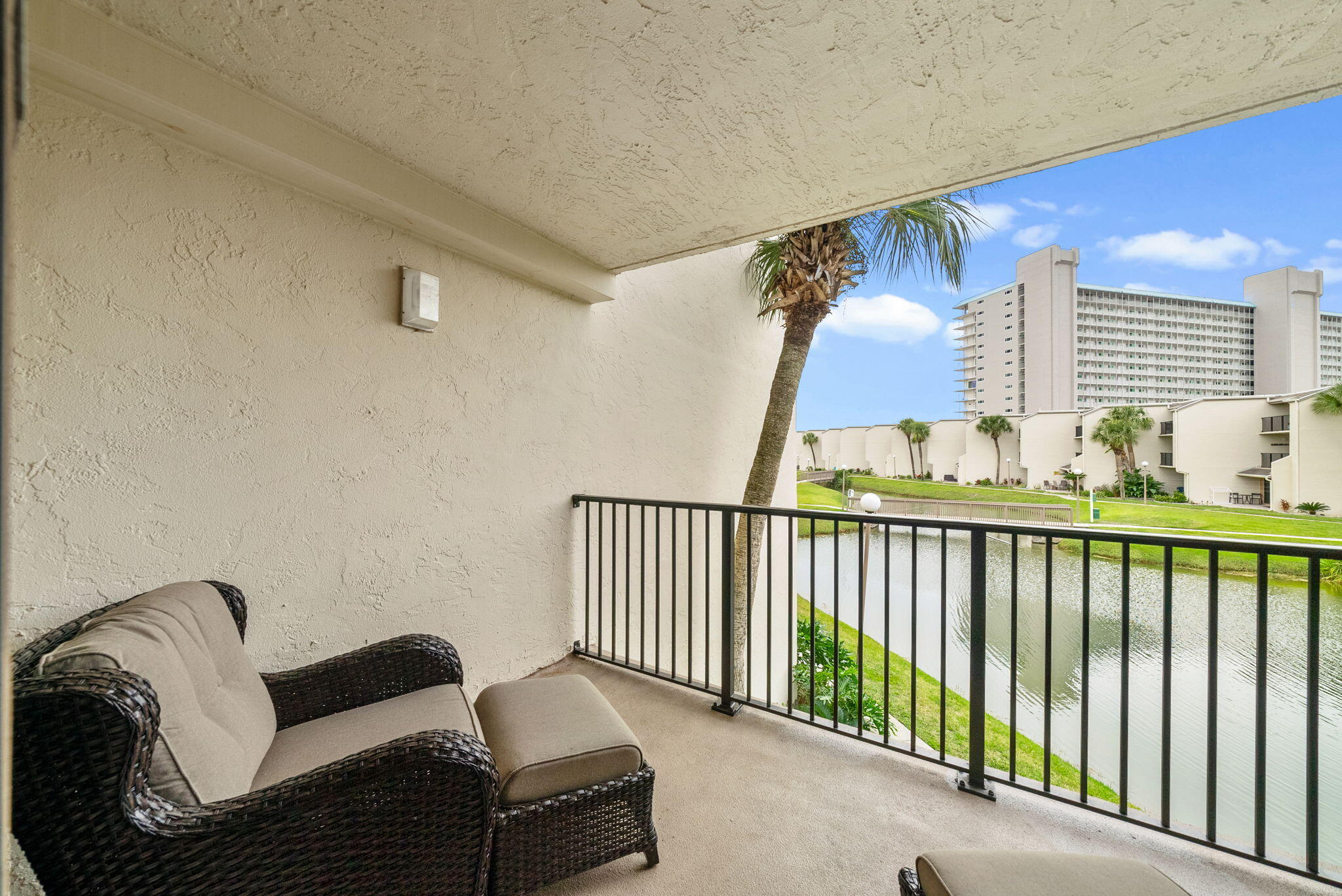 SUGAR BEACH T/H - Residential