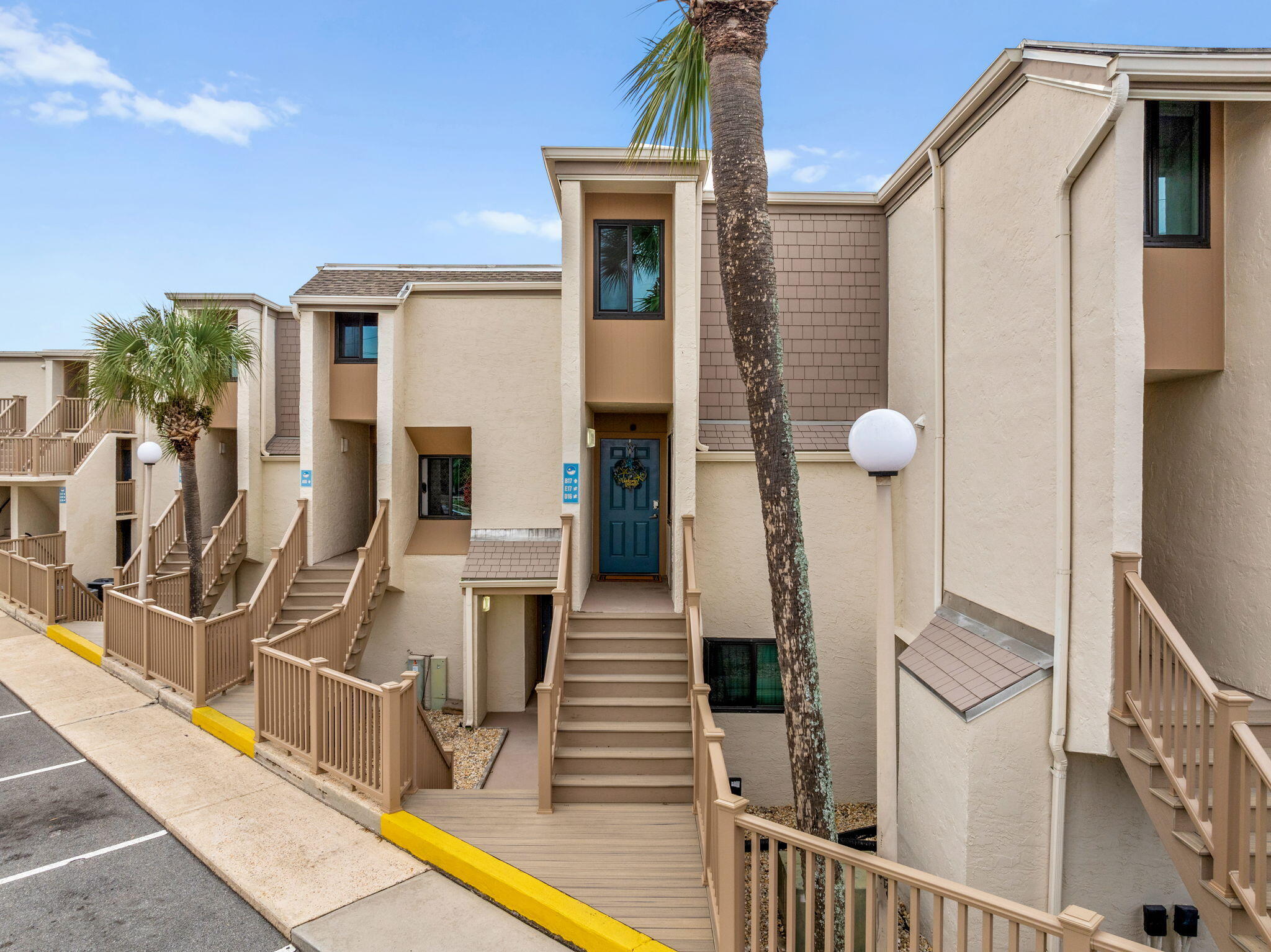 SUGAR BEACH T/H - Residential
