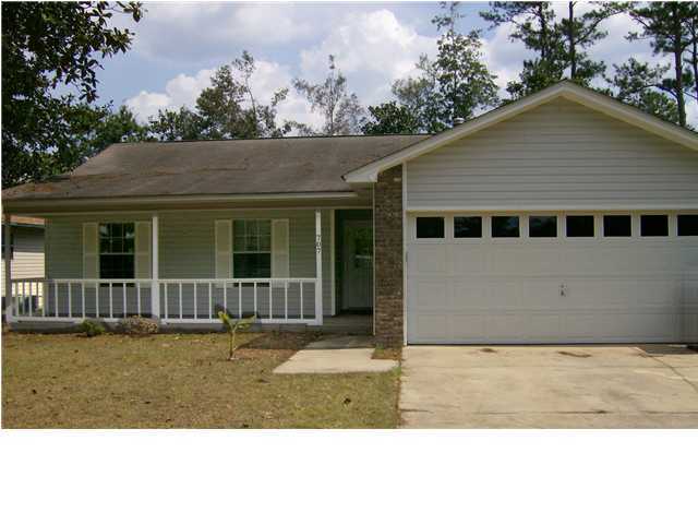 Nice 3 bedroom, 2 bath home in a quiet central Niceville neighborhood with a fenced back yard and nice wood laminate floors. Kitchen has all appliances.  2 car garage has automatic garage door opener. Owner will consider a pet that is spayed or neutered, fully housebroken & current on all shots. Any pet requires a non refundable pet fee. Any person 18 years old or older must apply separately. Tenants requires to carry renter's liability insurance.