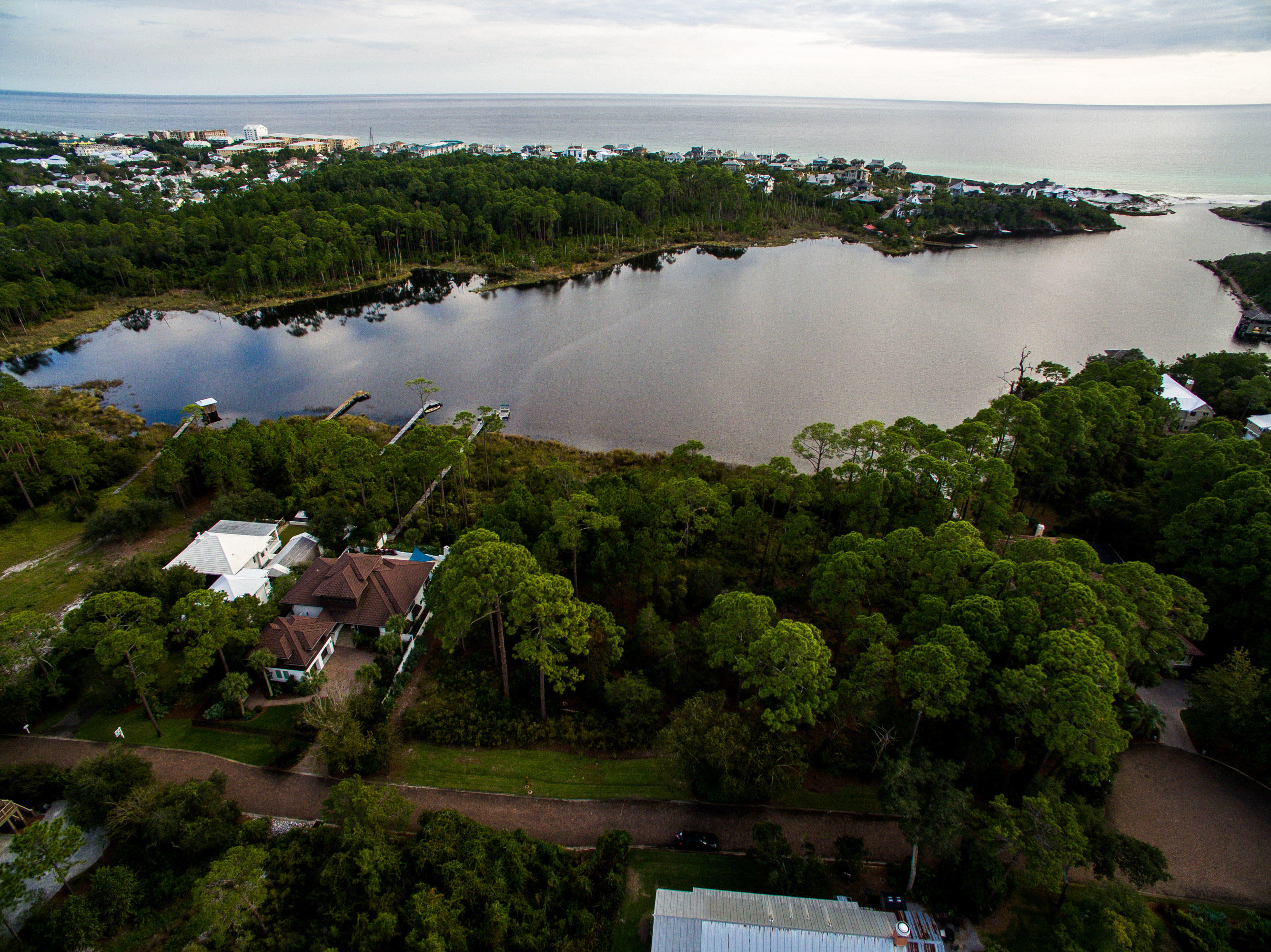 CRESCENT CAYE - Land