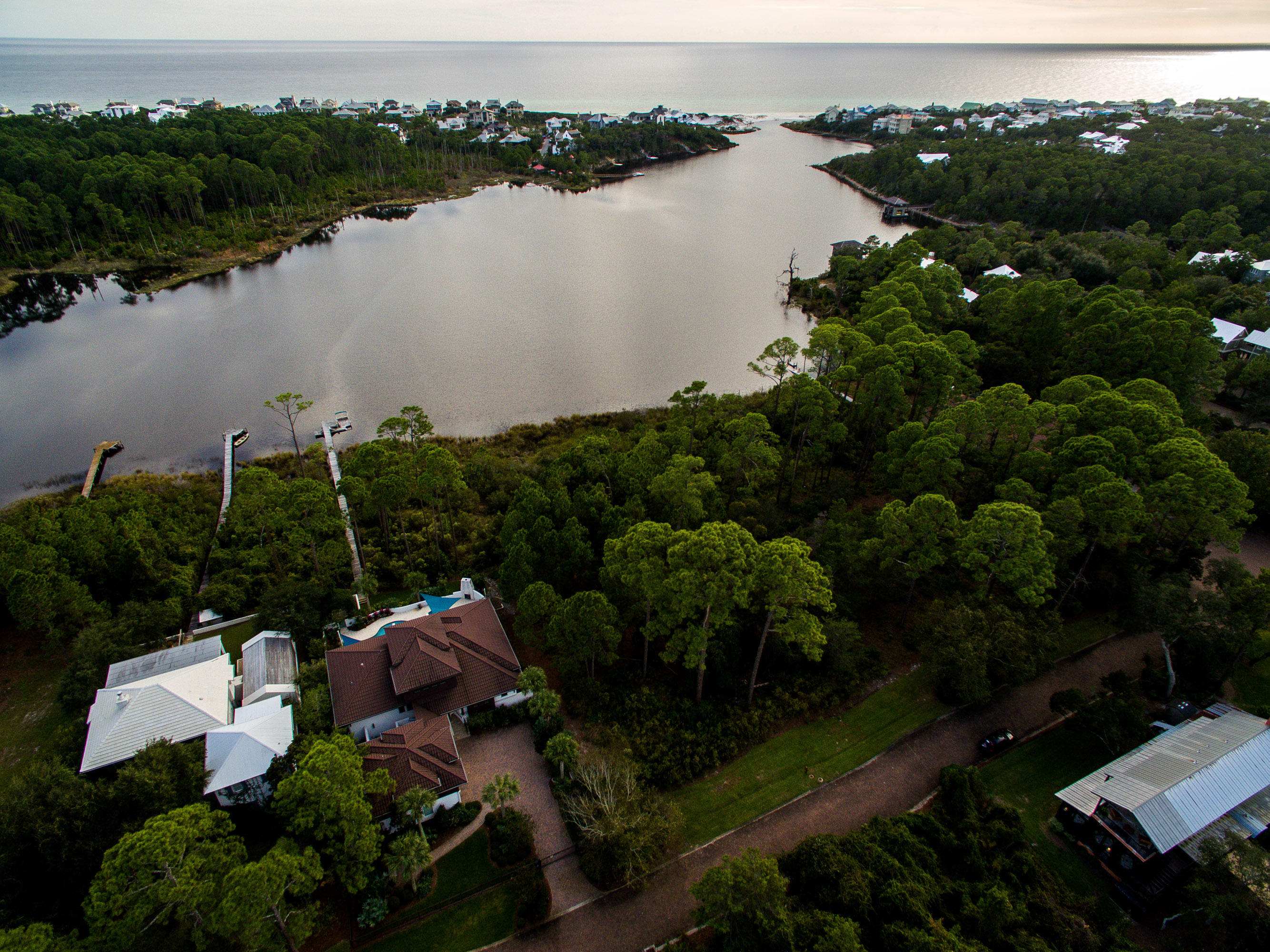 CRESCENT CAYE - Land
