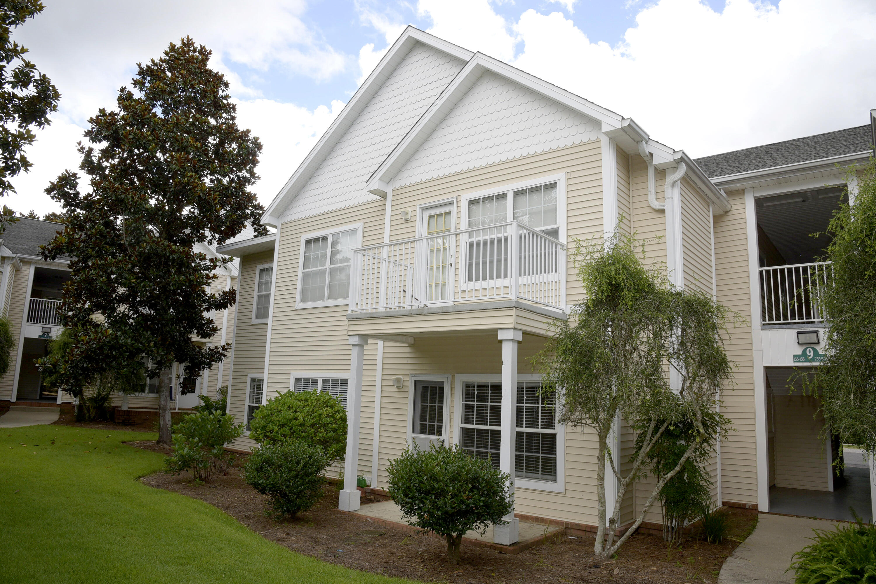 Great ground floor unit, minutes from the military bases and the center of Niceville.  Features include flat top stove, tile in dining area and ceiling fans in both bedrooms and blinds throughout. Newer carpet. Master bath has tub/shower combo, hall bath has step in shower. Kitchen has all appliances plus there's also a full size stacked washer and dryer in the unit. Rent includes basic cable TV. Any person 18 years old or older must complete separate applications. Tenants are required to carry renter's liability insurance which occupying the unit.