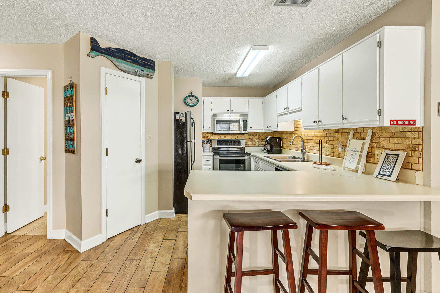 BEACHWOOD VILLAS CONDO PH 2 - Residential