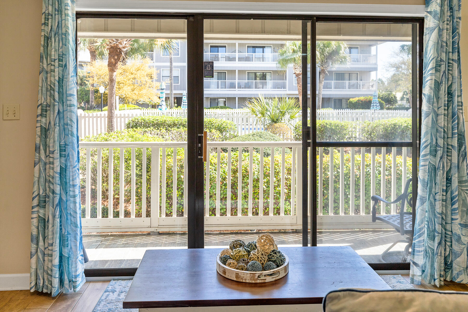 BEACHWOOD VILLAS CONDO PH 2 - Residential
