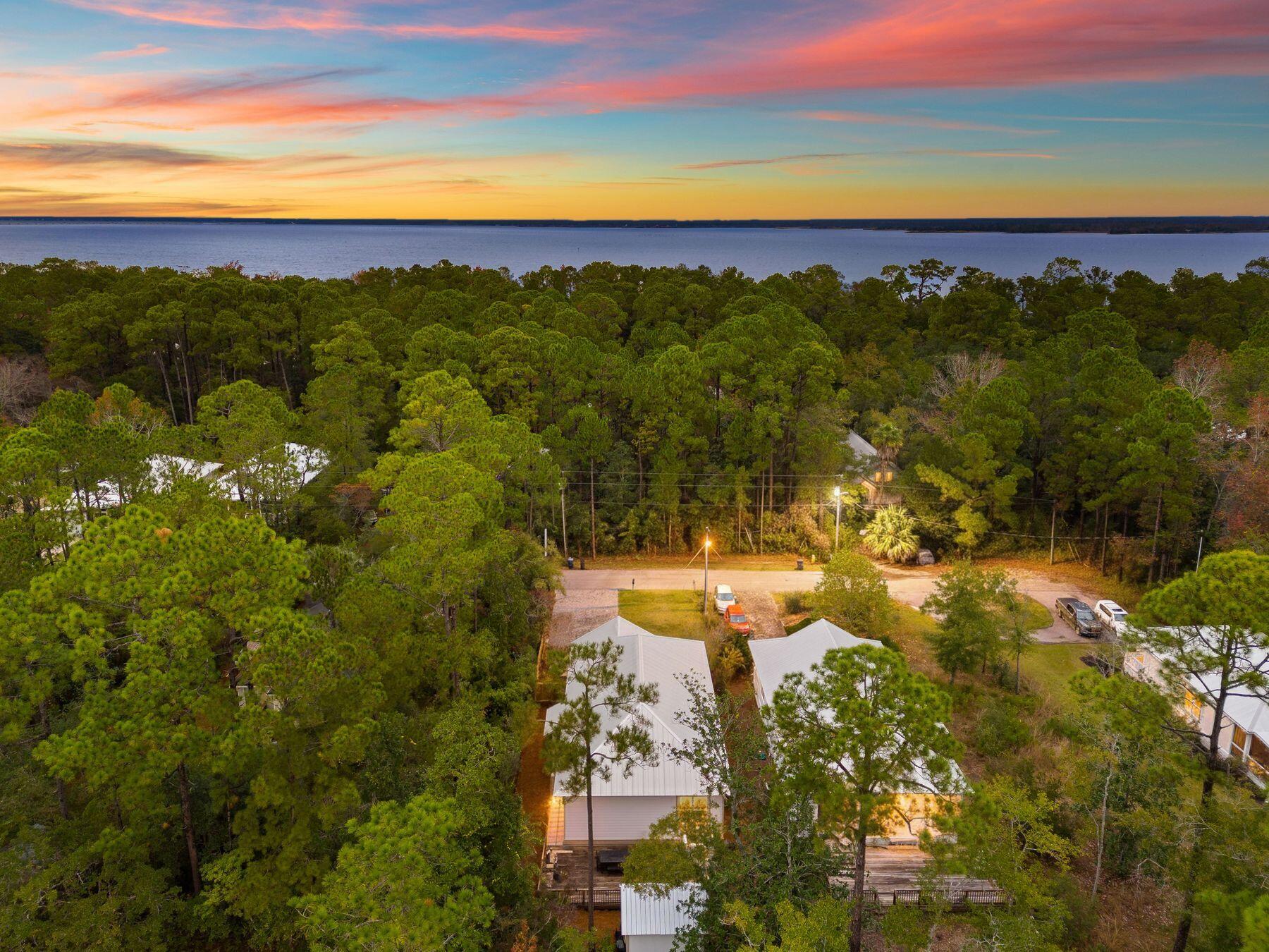 MAGNOLIA BEACH - Residential