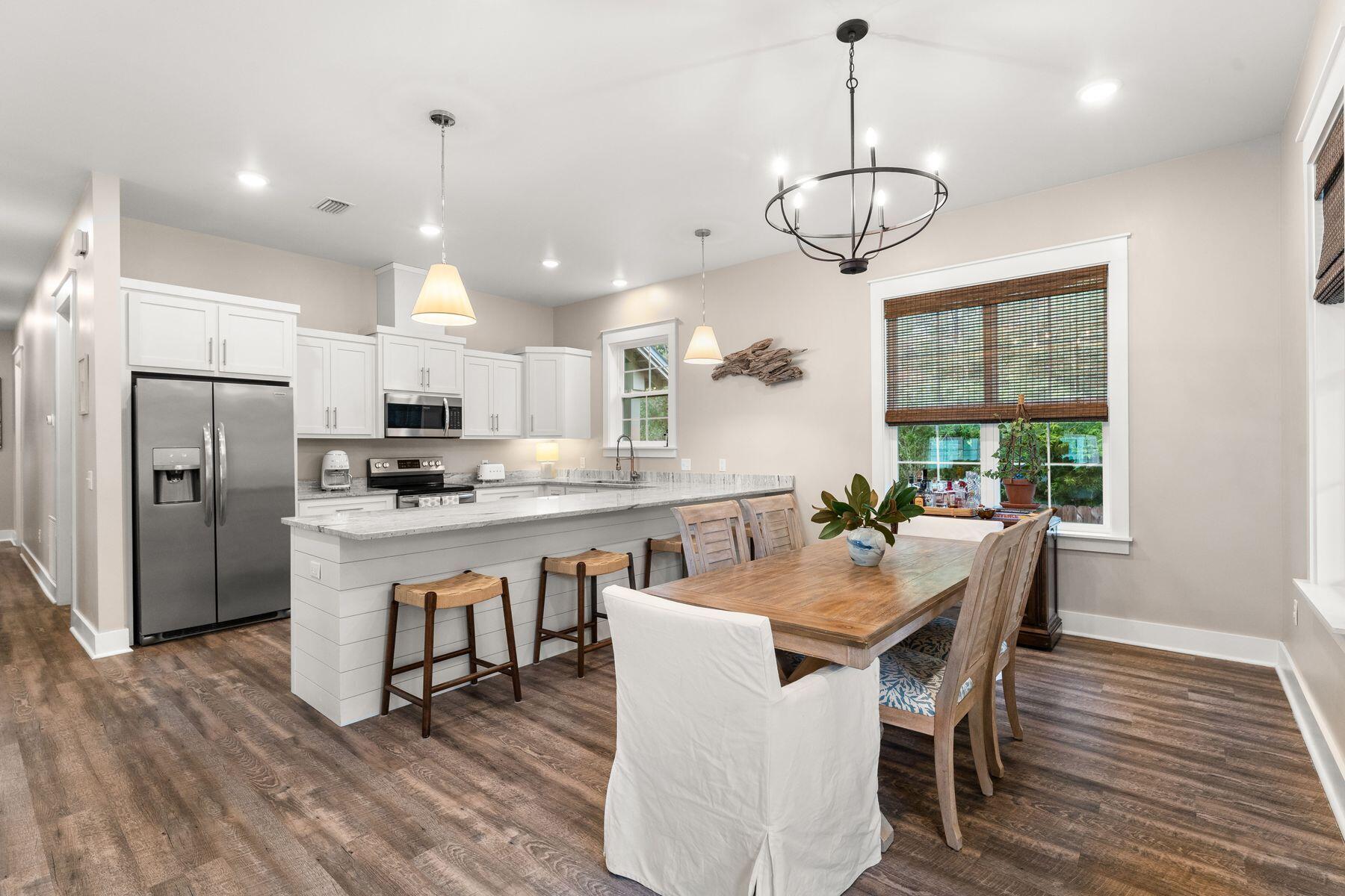 MAGNOLIA BEACH - Residential