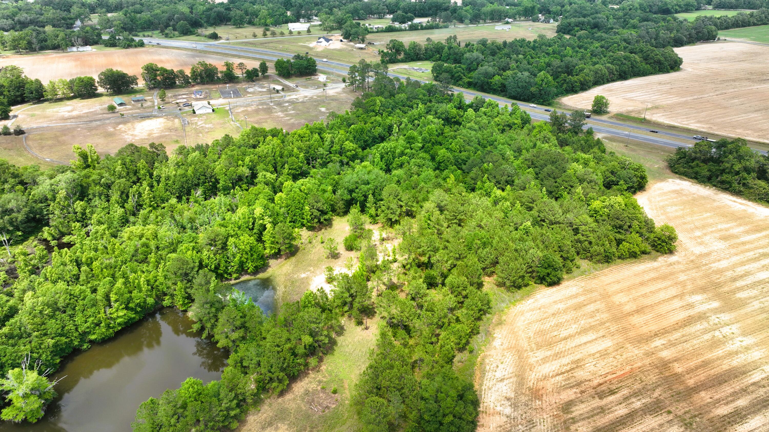 NO RECORDED SUBDIVISION - Land