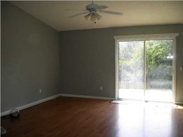 COUNTRYVIEW ESTATES 9TH ADDN - Residential Lease