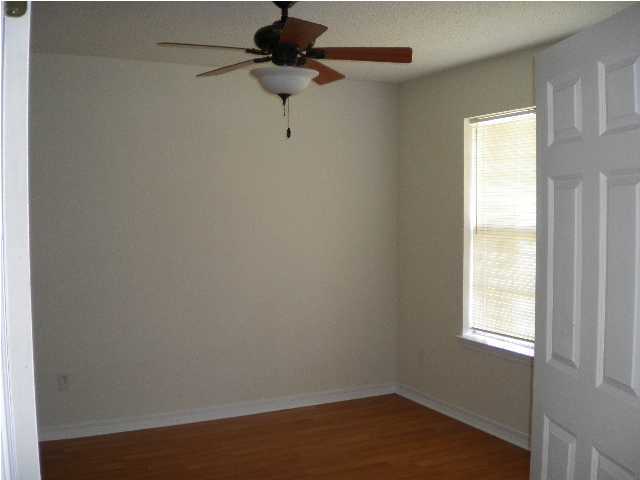 COUNTRYVIEW ESTATES 9TH ADDN - Residential Lease
