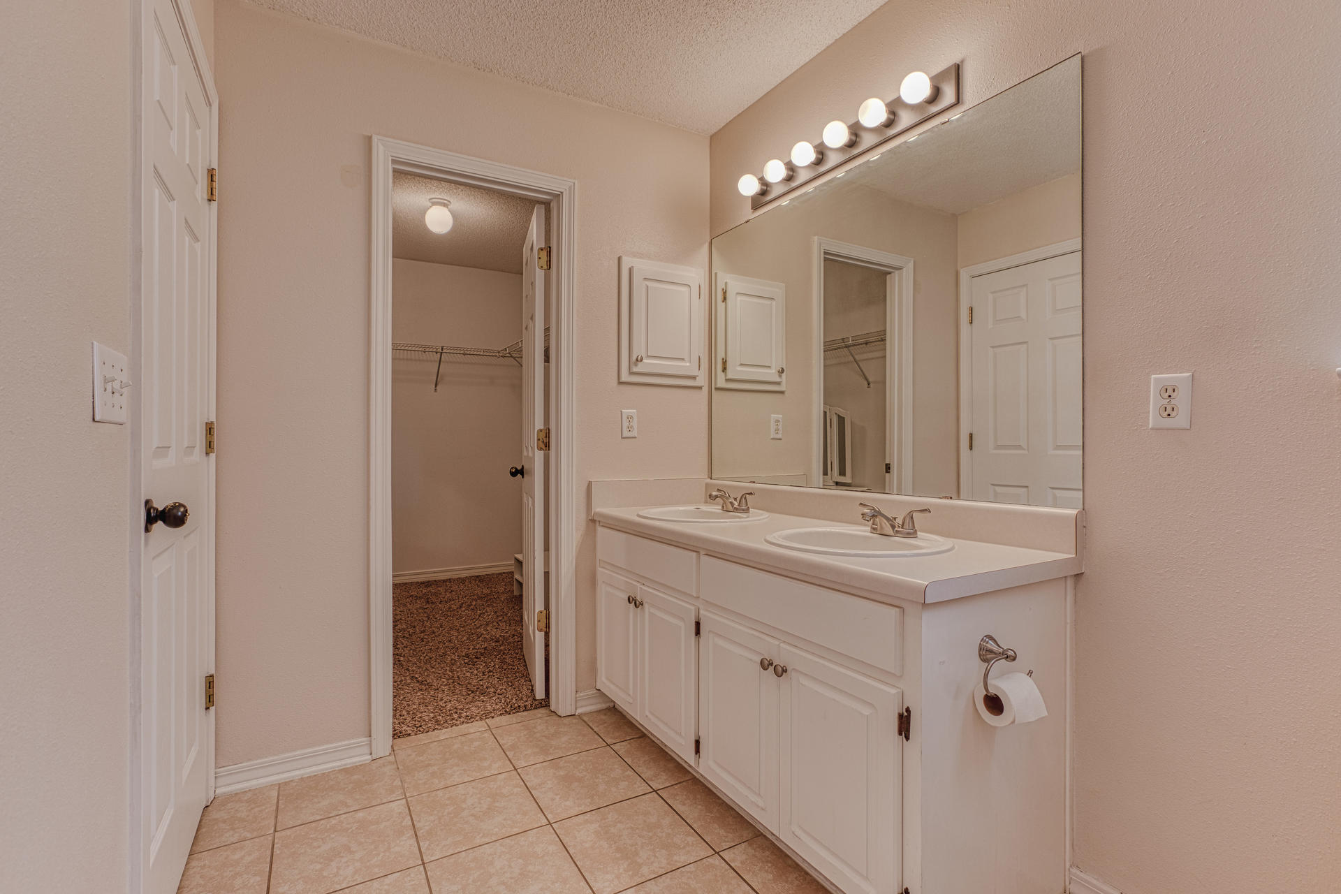 CHEROKEE BEND S/D - Residential Lease