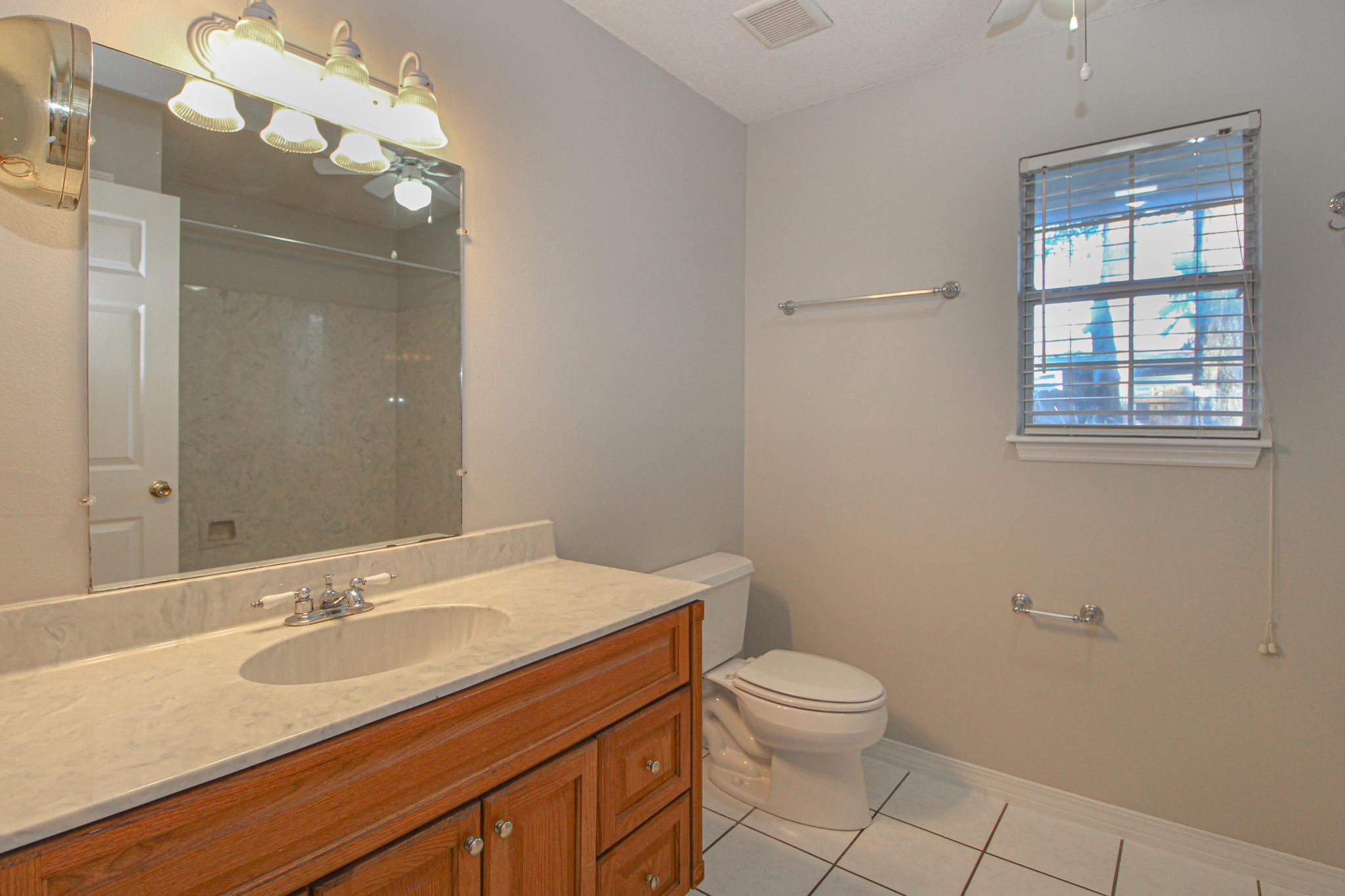 ELLIOTTS POINT RESUB - Residential Lease