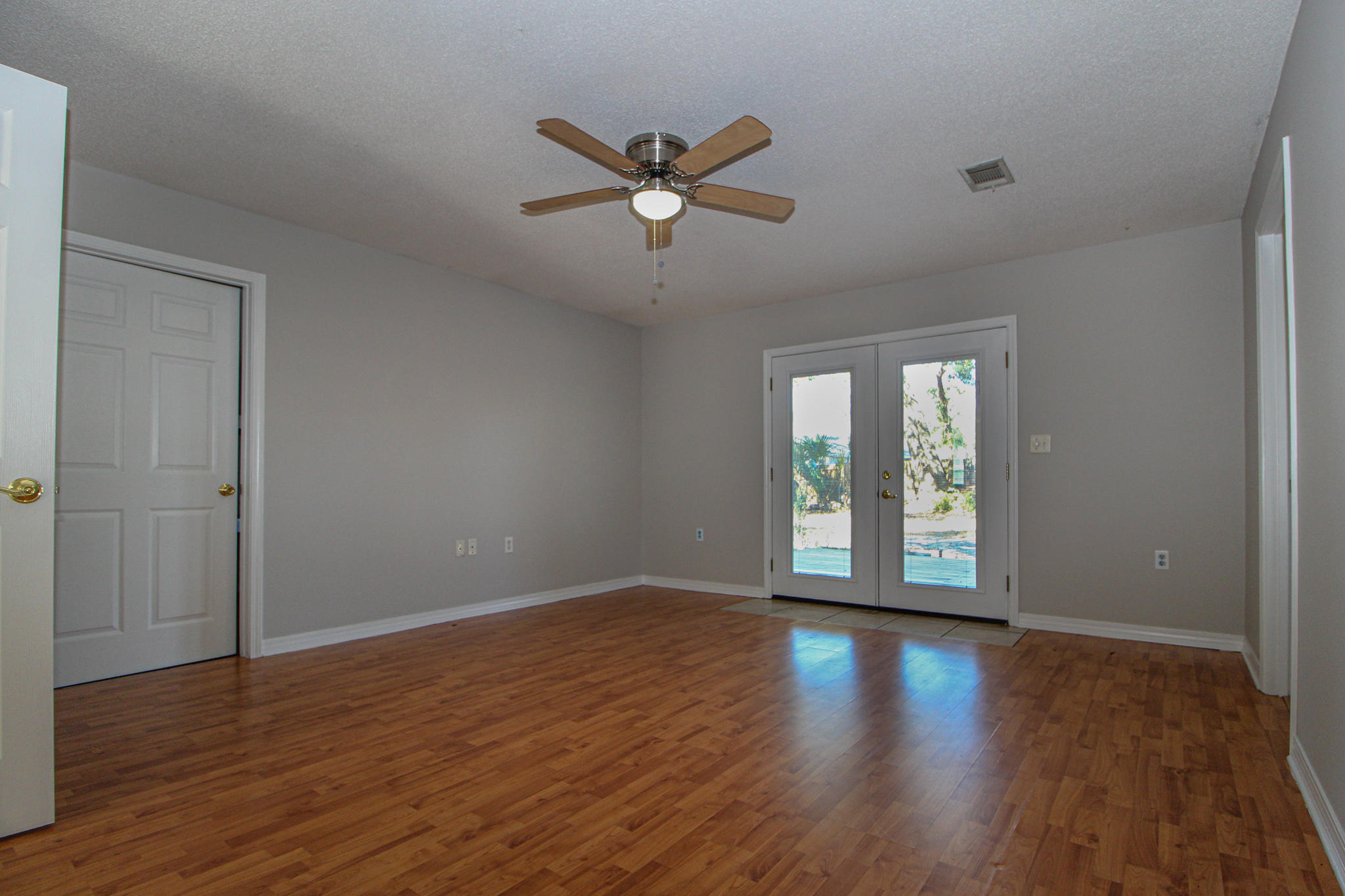 ELLIOTTS POINT RESUB - Residential Lease