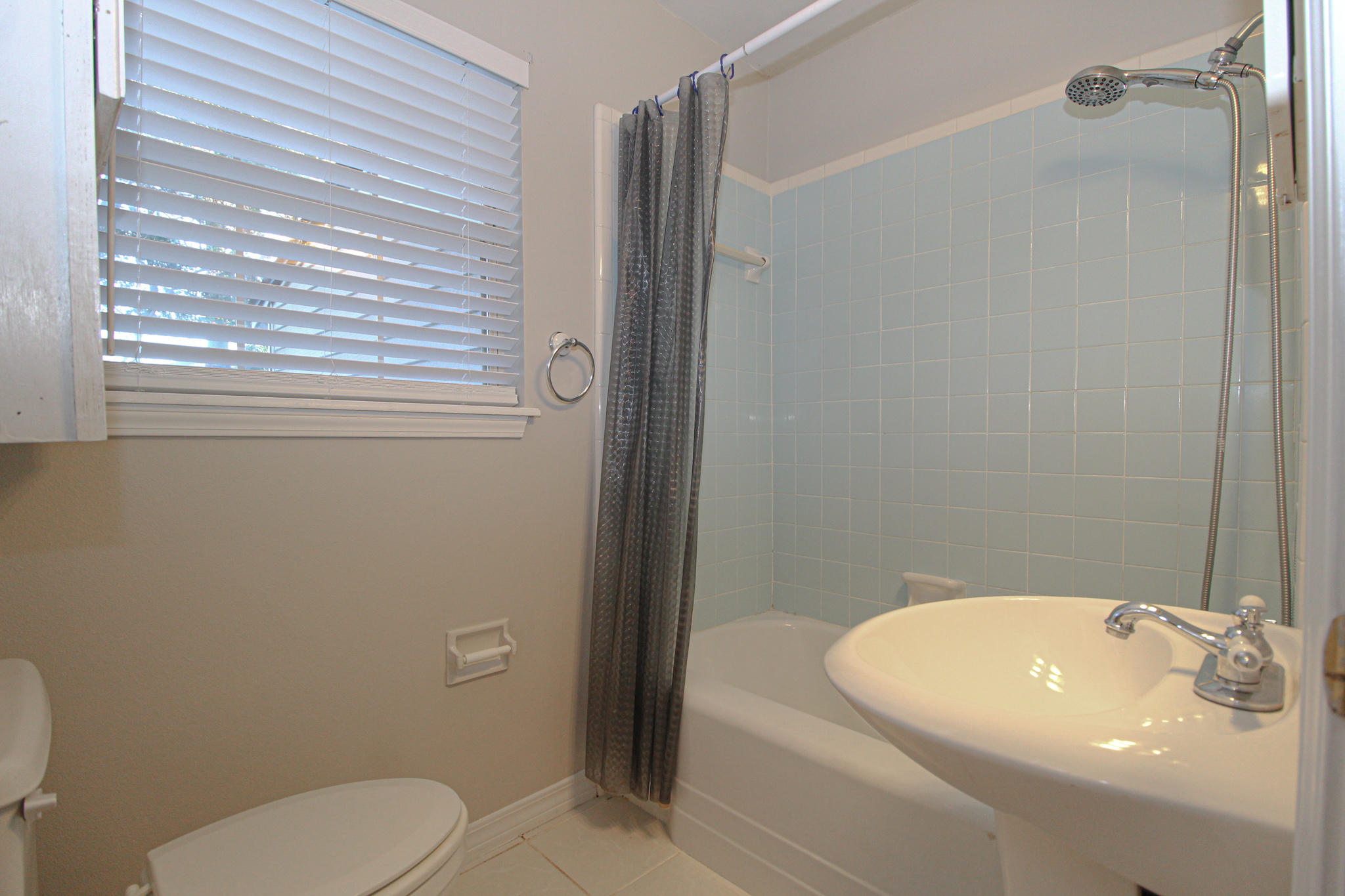ELLIOTTS POINT RESUB - Residential Lease