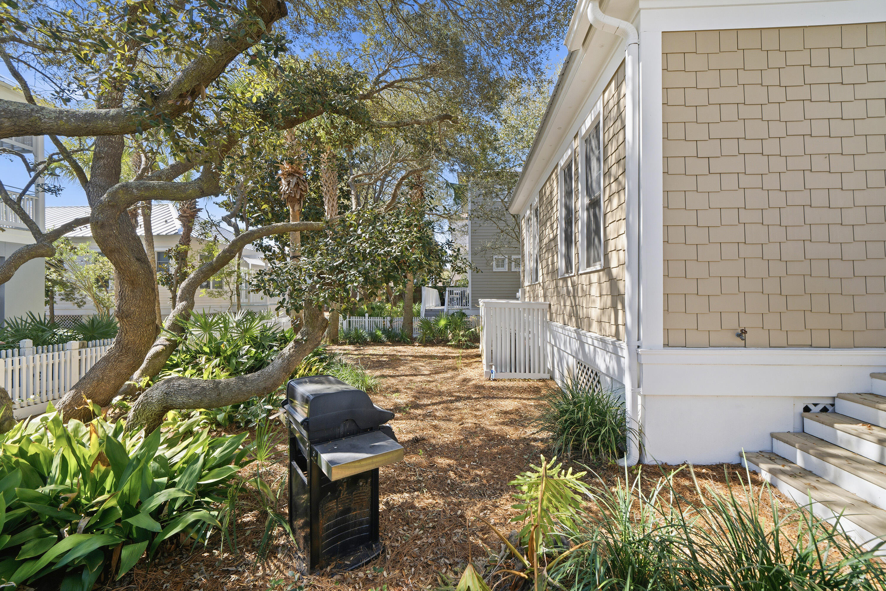 FRANGISTA BEACH 1ST ADDN - Residential