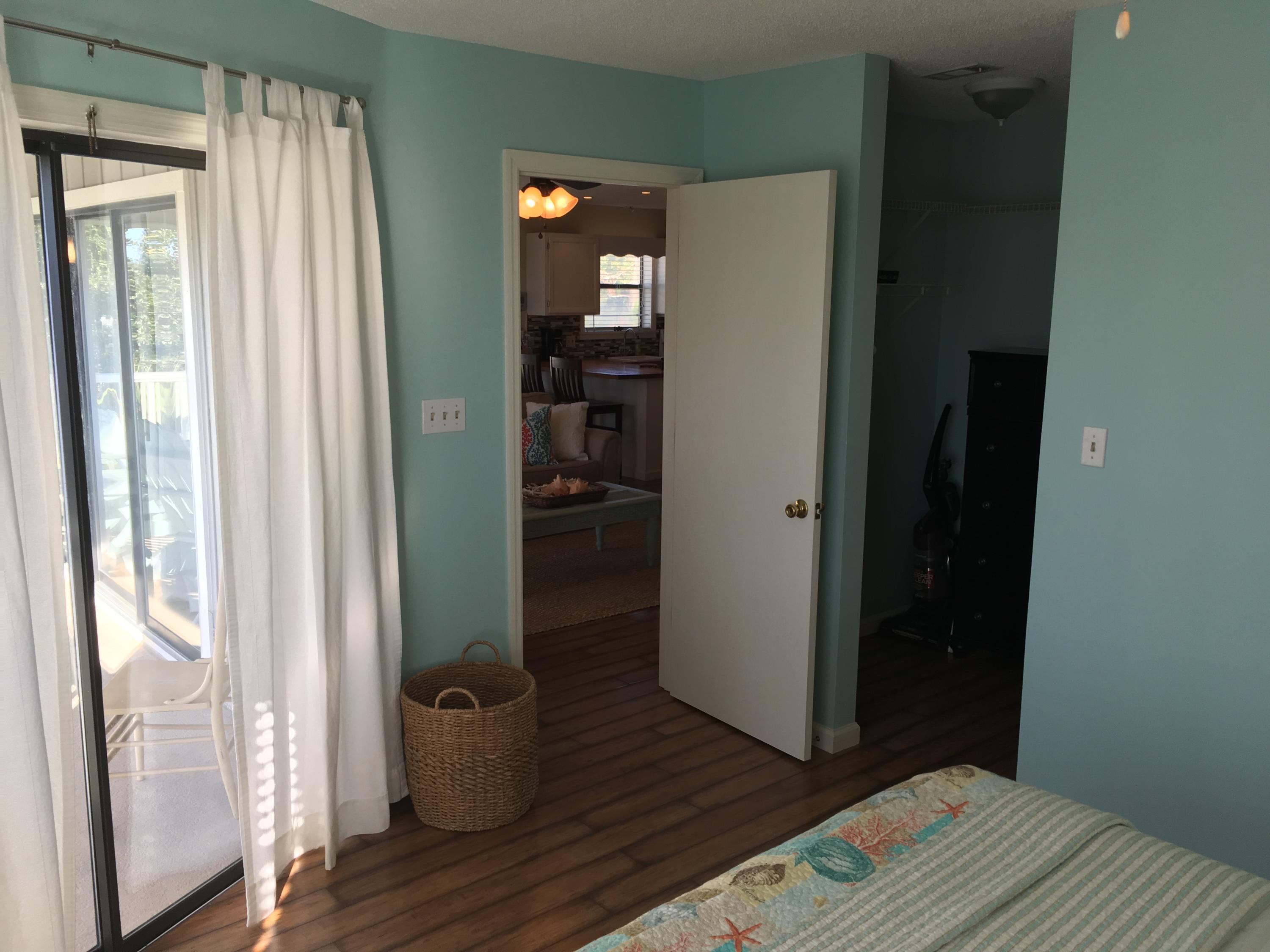 BEACHWOOD VILLAS CONDO PH 2 - Residential