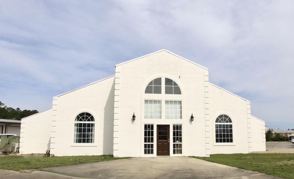 Riviera Commerce Park is centrally located between the Hathaway Bridge and Highway 79 on Hutchison Blvd. in
Panama City Beach, FL. This 4045sf office is comprised of multiple large open spaces with vaulted ceilings,
natural light and stained concrete floors creating a modern ''beach sheik'' office setting. This complex is
currently undergoing renovations and improvements including landscaping, signage, energy efficient roofing
and exterior LED lighting. Tenant Improvement allowance negotiable, warehouse and fenced yard space
available. Centrally Located, Flexible Layout, Generous Onsite Parking, Low Cam Fees!