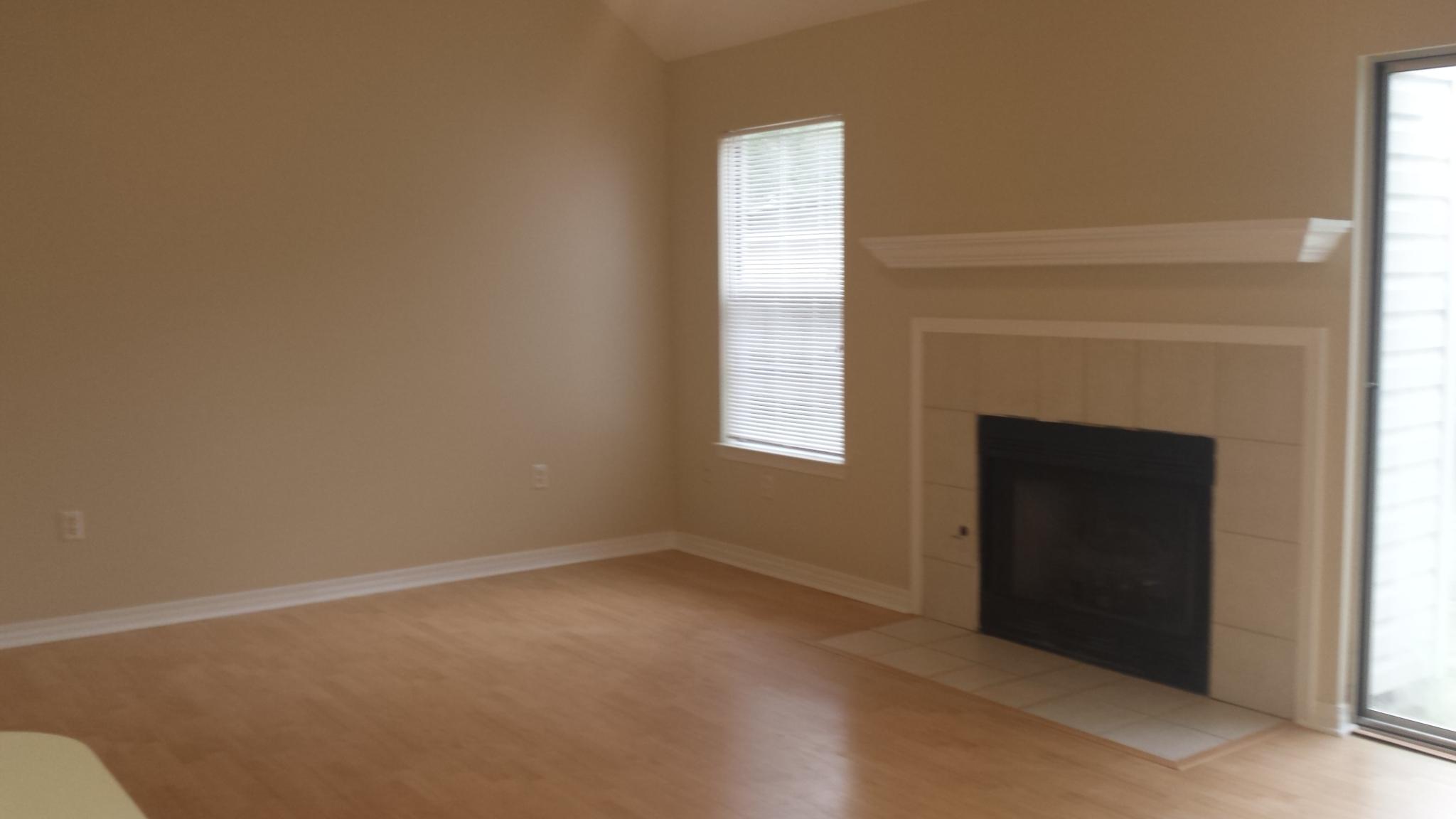 VALPARAISO PINECREST 5 - Residential Lease
