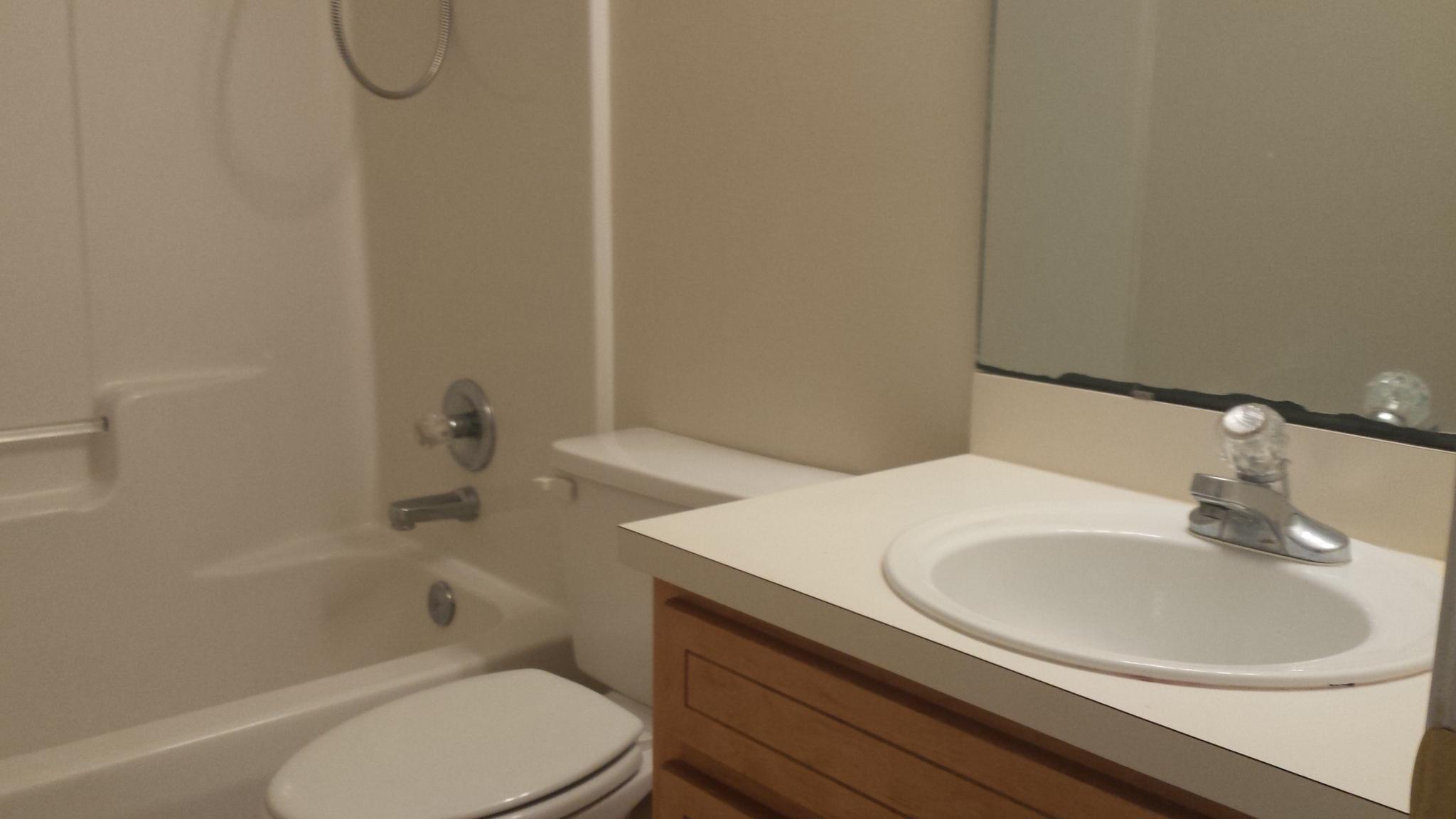 VALPARAISO PINECREST 5 - Residential Lease