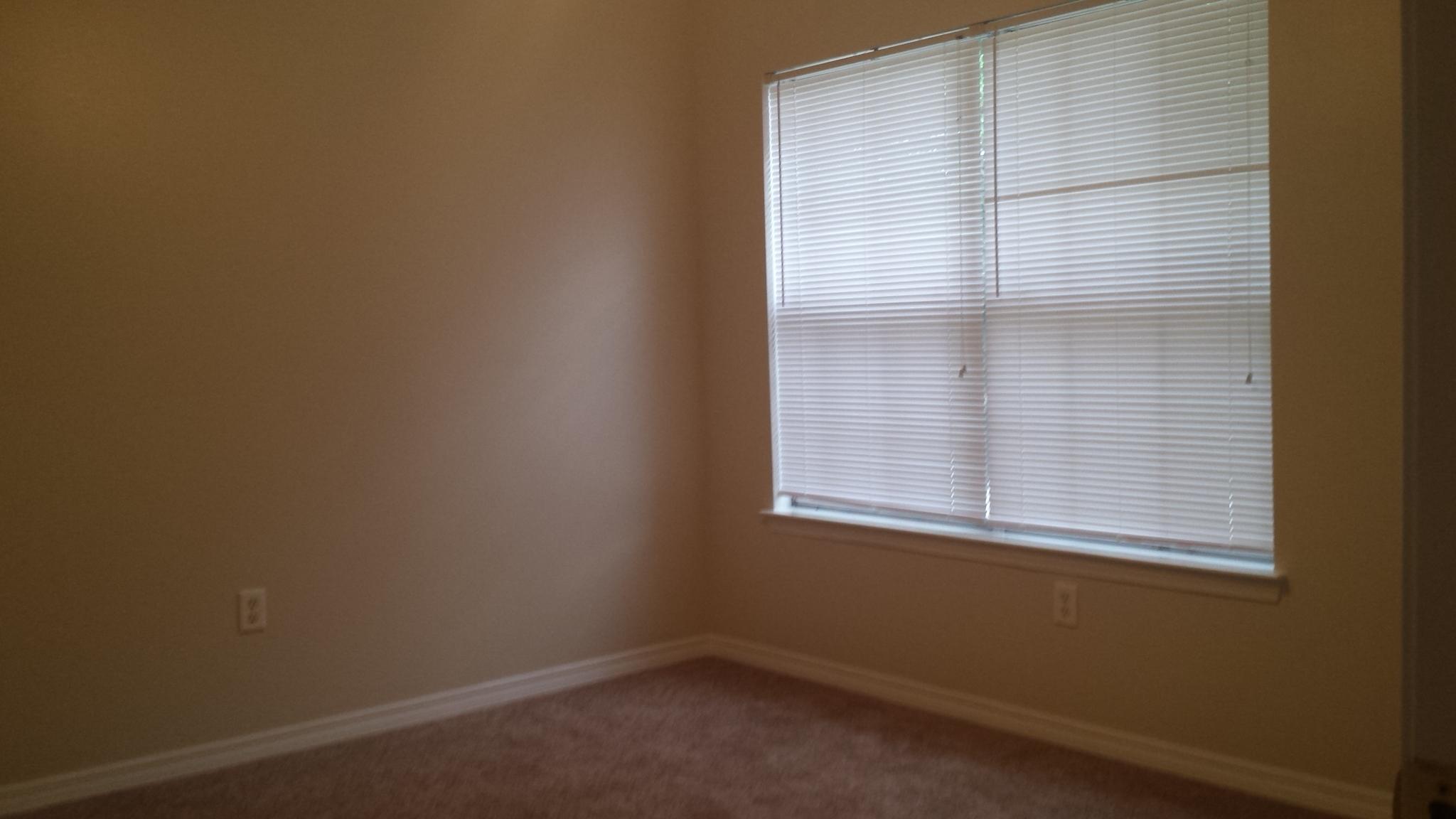 VALPARAISO PINECREST 5 - Residential Lease