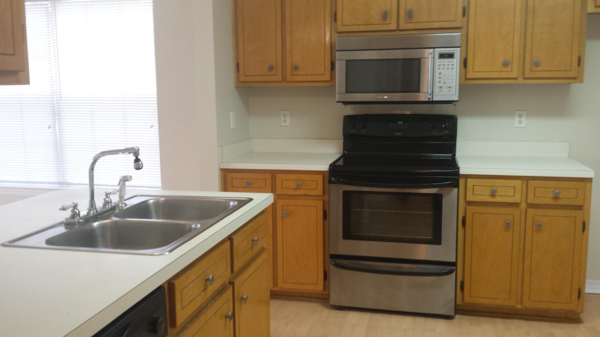 VALPARAISO PINECREST 5 - Residential Lease
