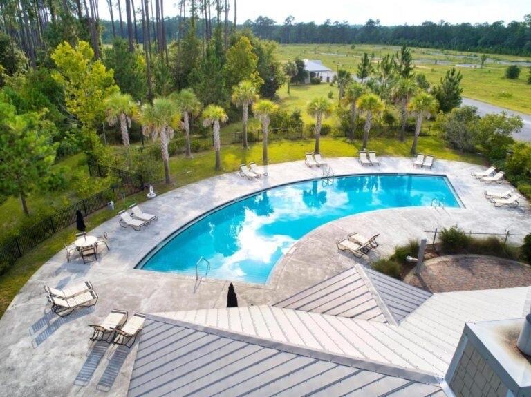 VERANDAS AT FREEPORT - Residential Lease
