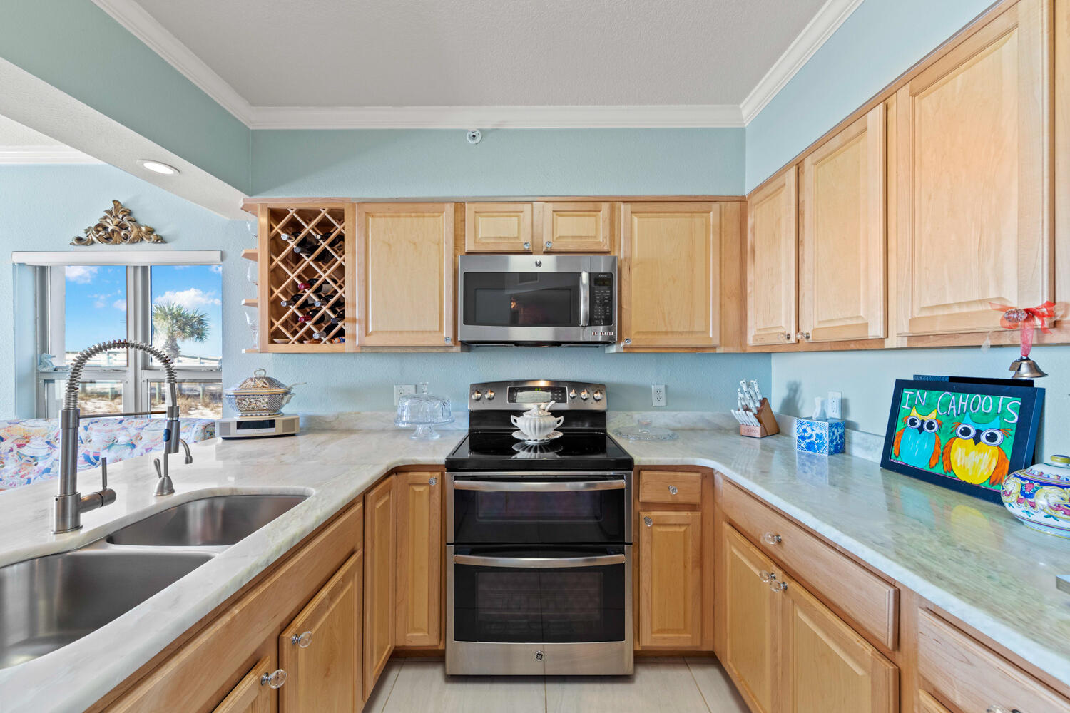 EMERALD TOWERS WEST CONDO - Residential
