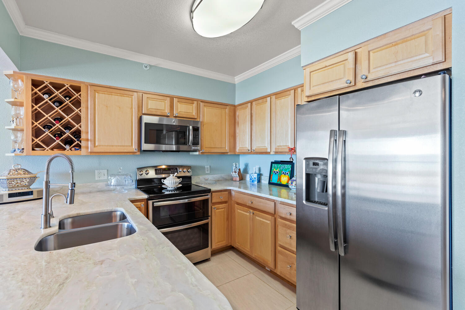 EMERALD TOWERS WEST CONDO - Residential