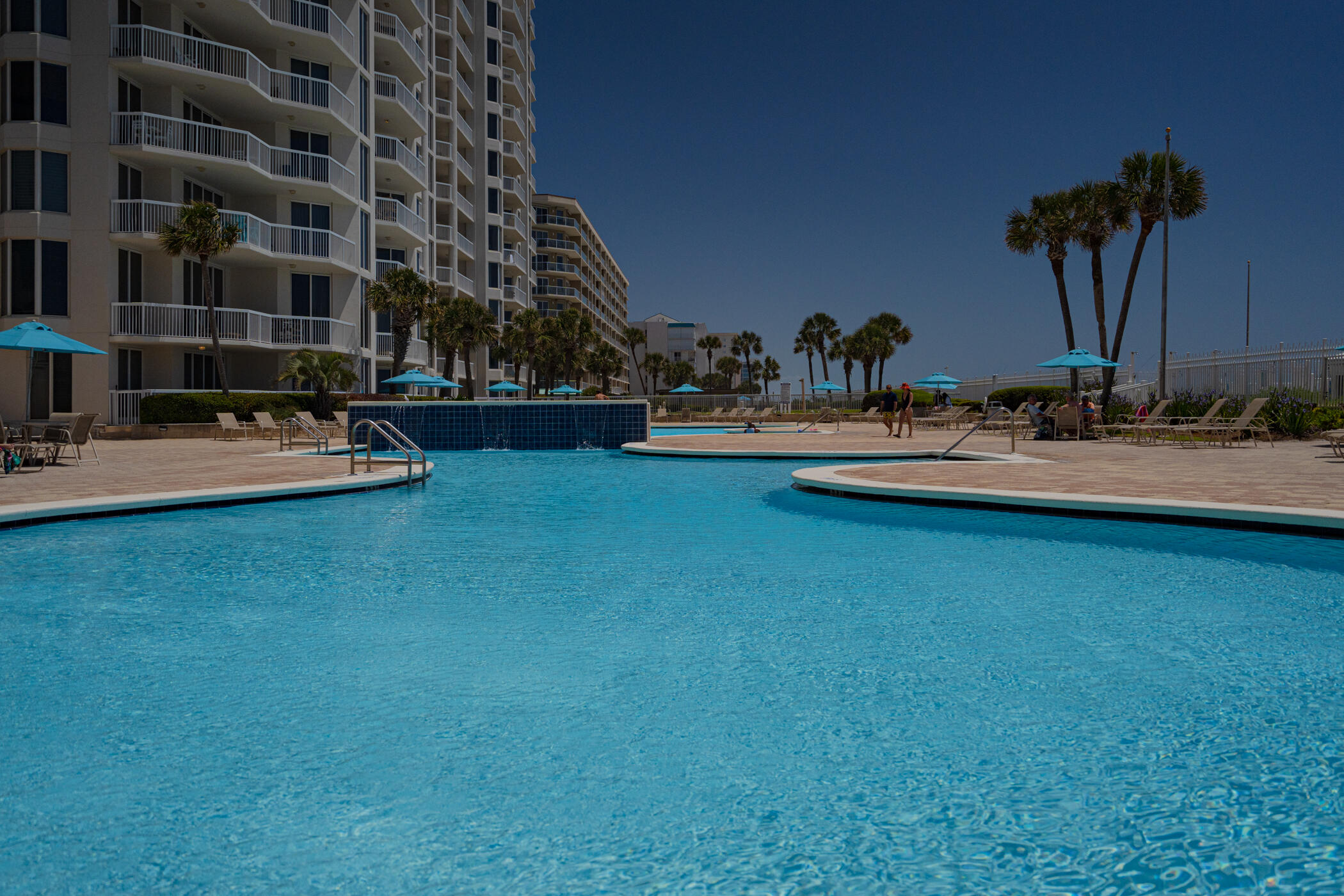 SILVER BEACH TOWERS - Residential