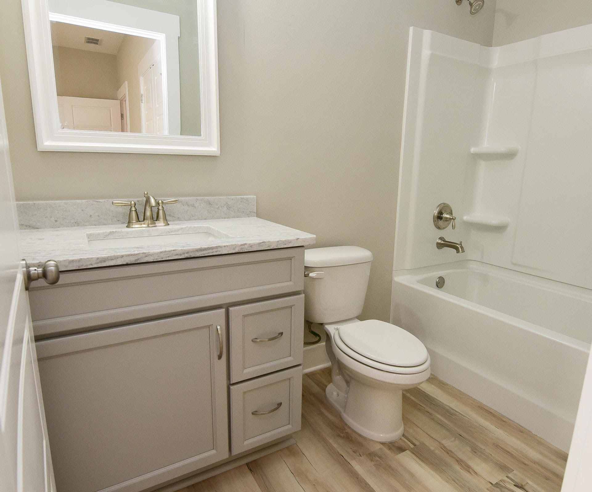 MH NICE & VALP - Residential Lease