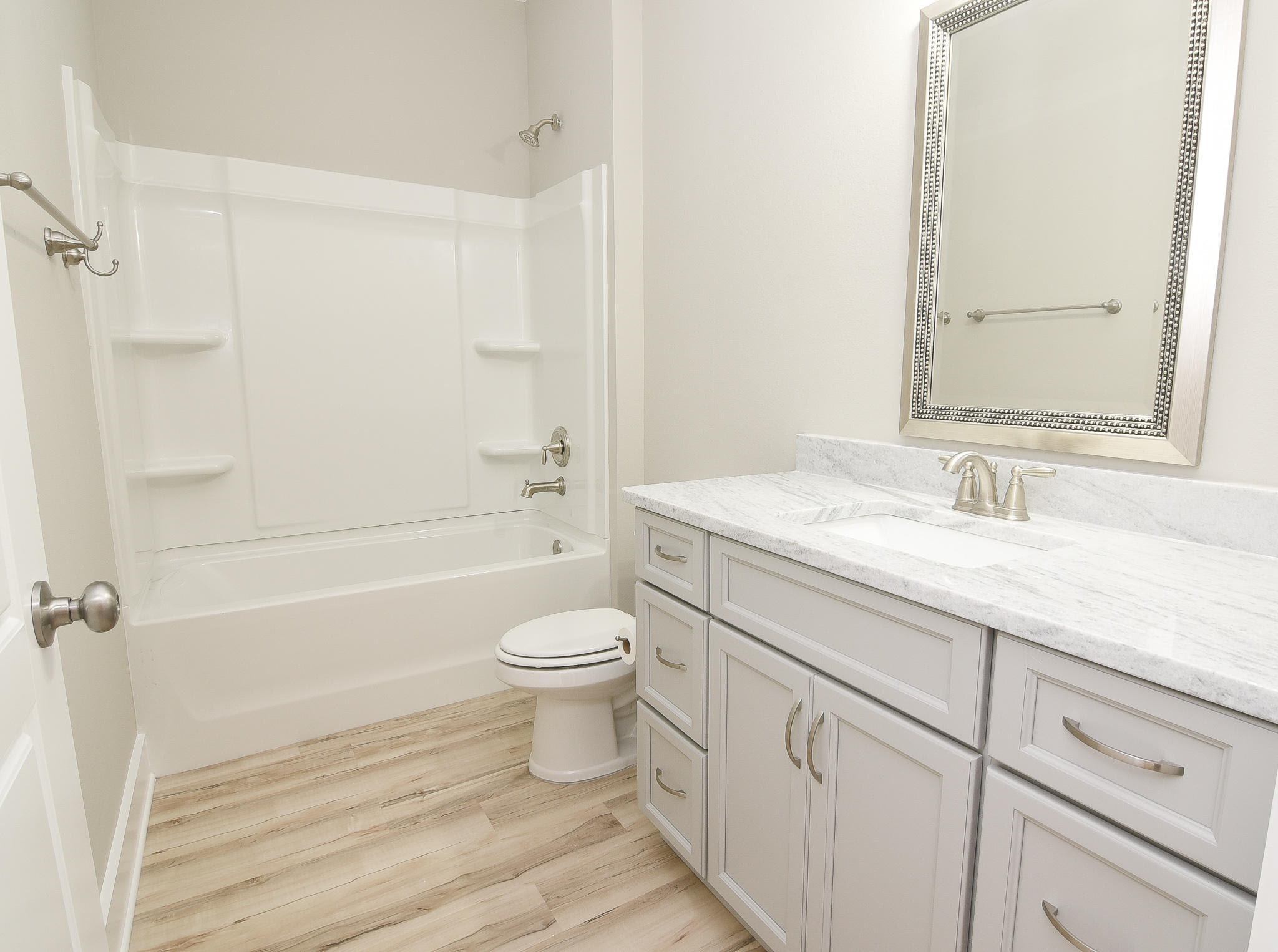 MH NICE & VALP - Residential Lease